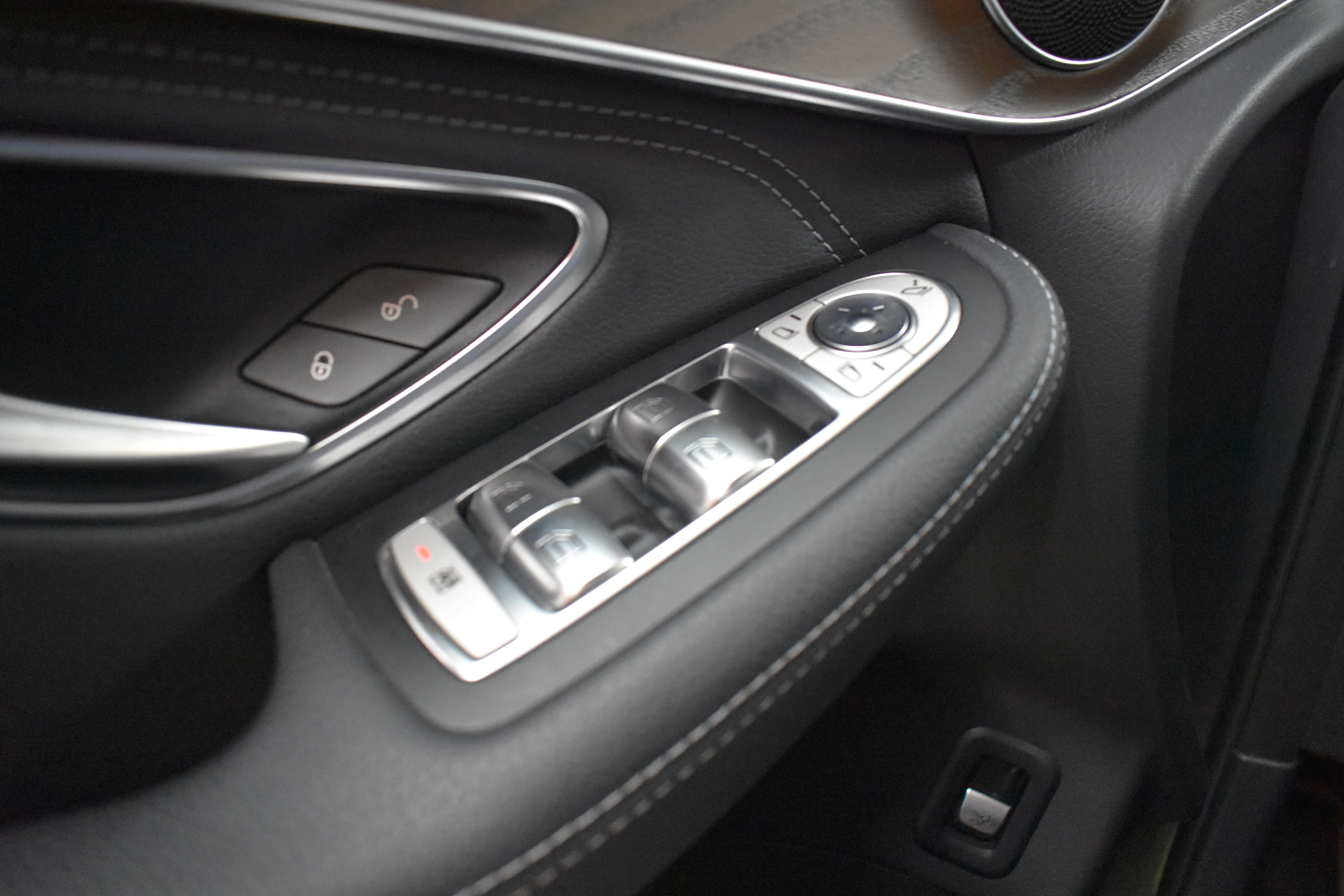 Vehicle gallery image 6