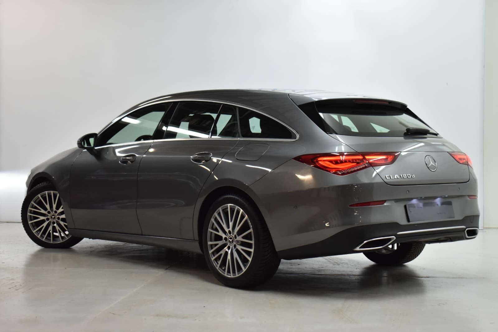 Vehicle gallery image 5