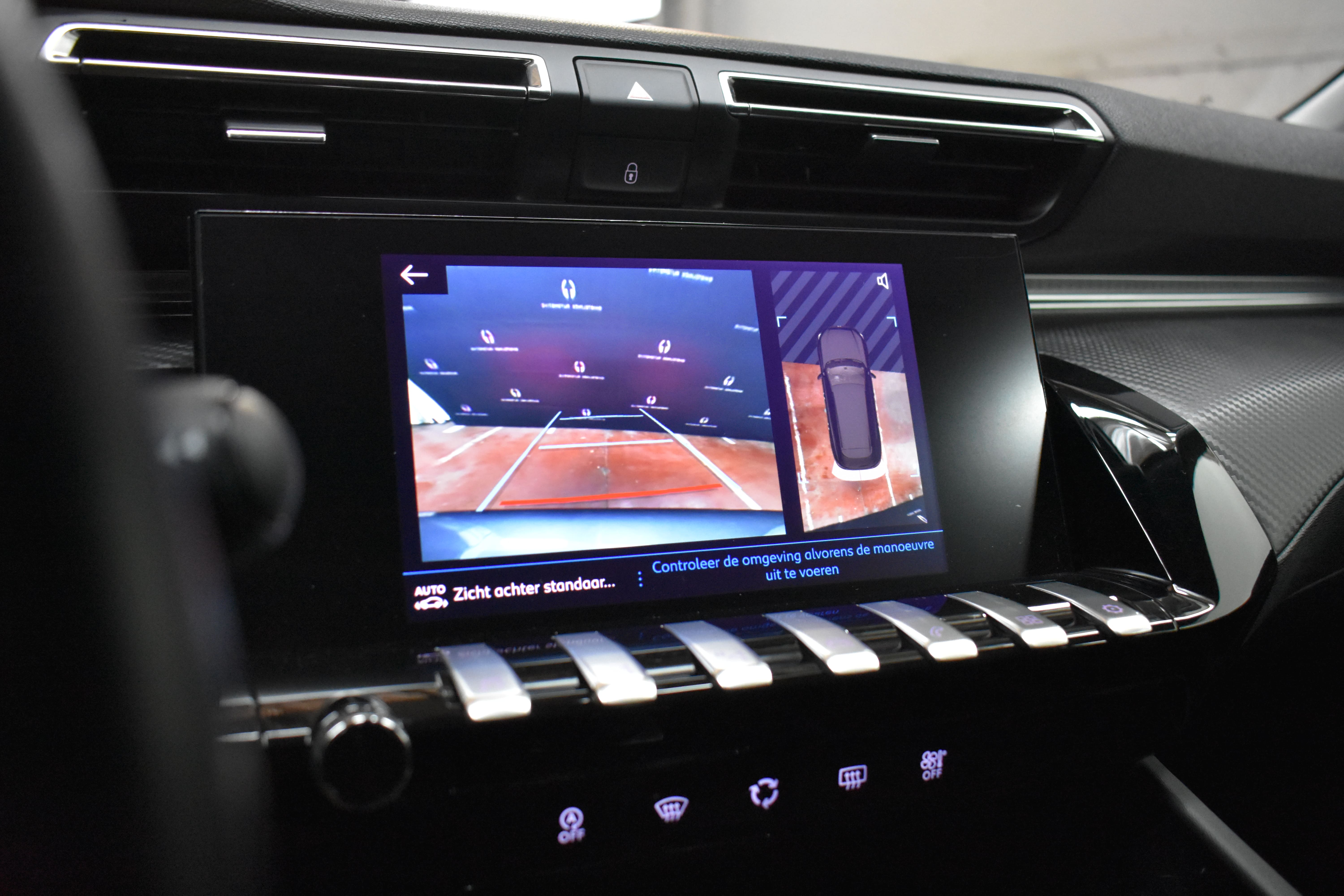 Vehicle gallery image 13