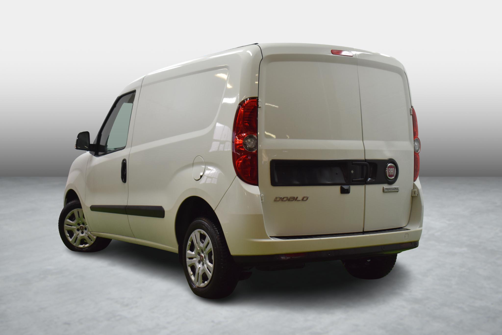 Vehicle gallery image 3