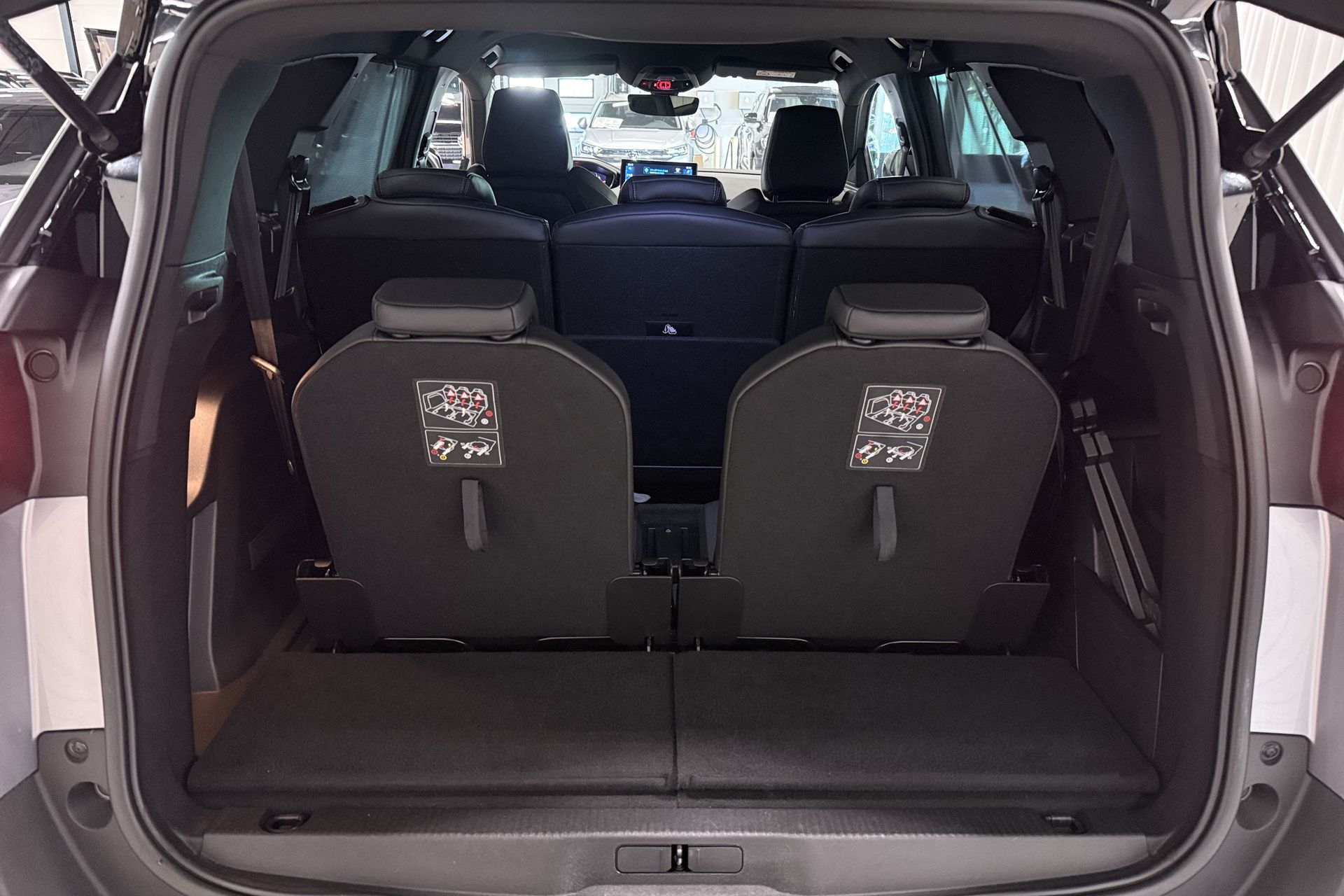 Vehicle gallery image 14