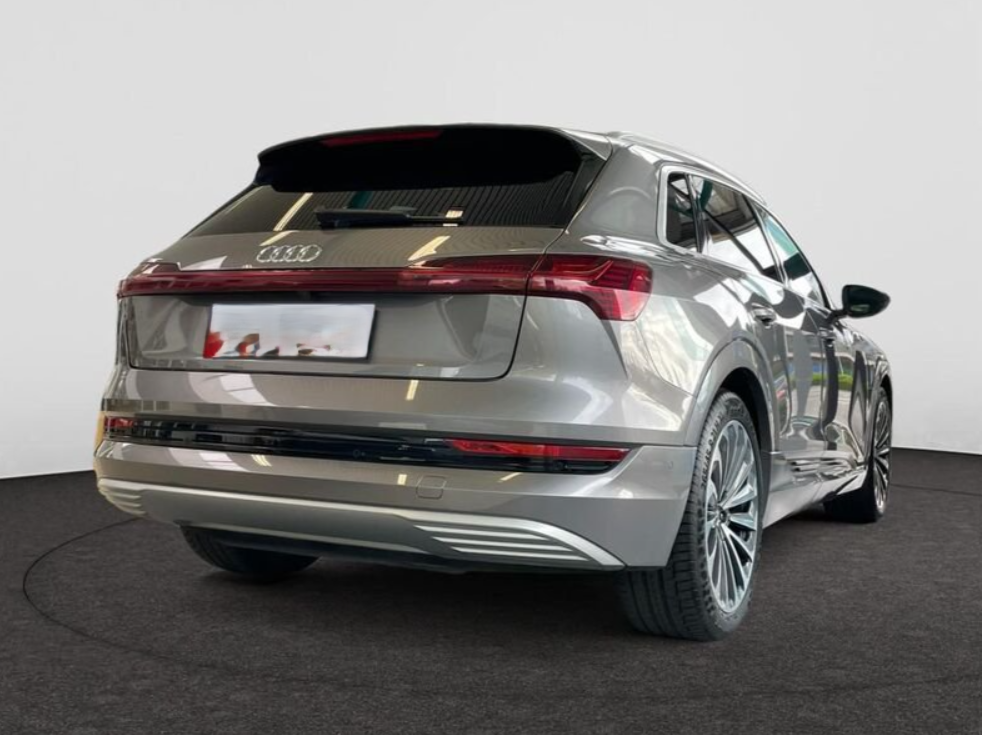 Vehicle gallery image 6