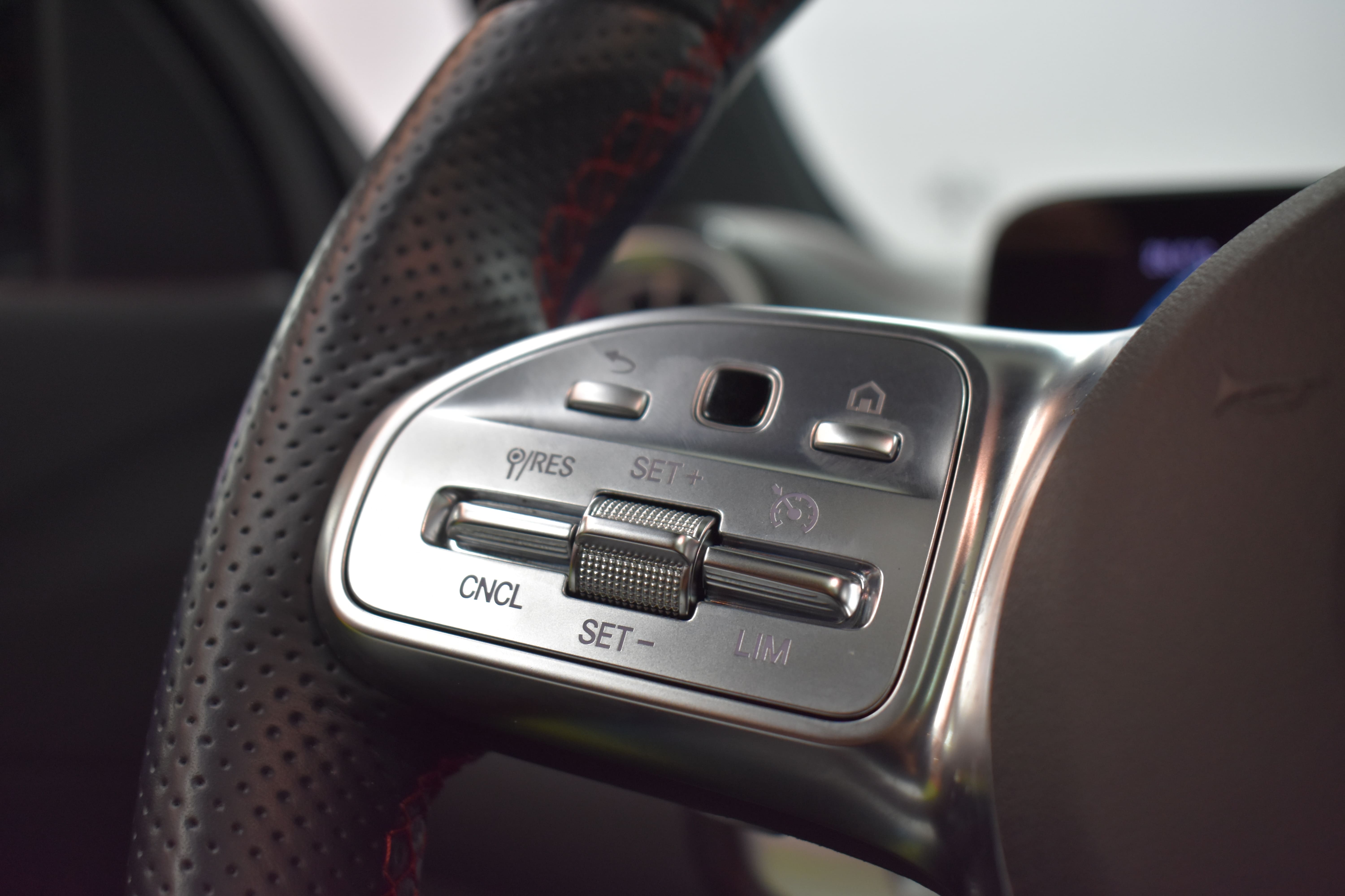 Vehicle gallery image 14