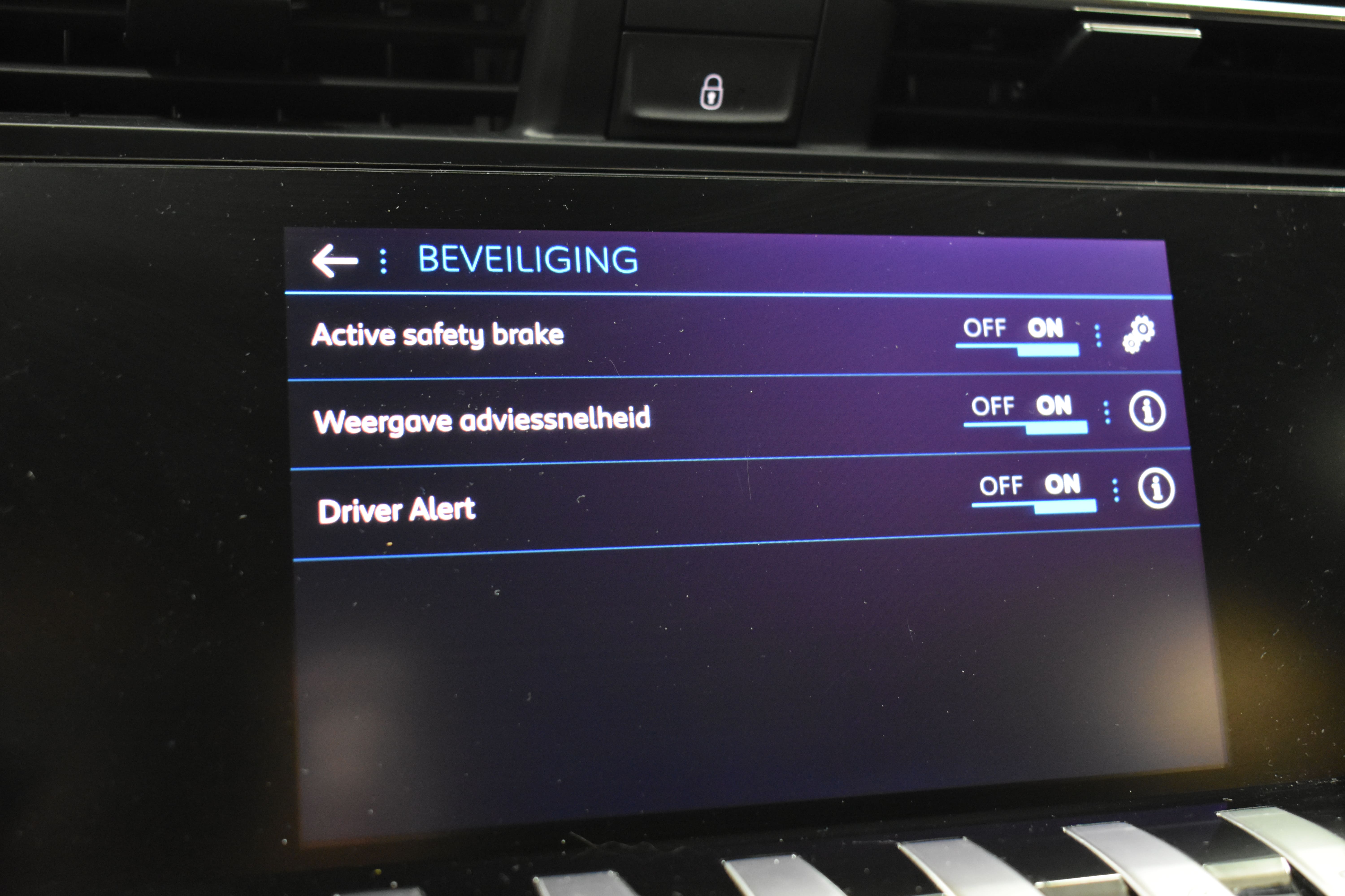 Vehicle gallery image 15