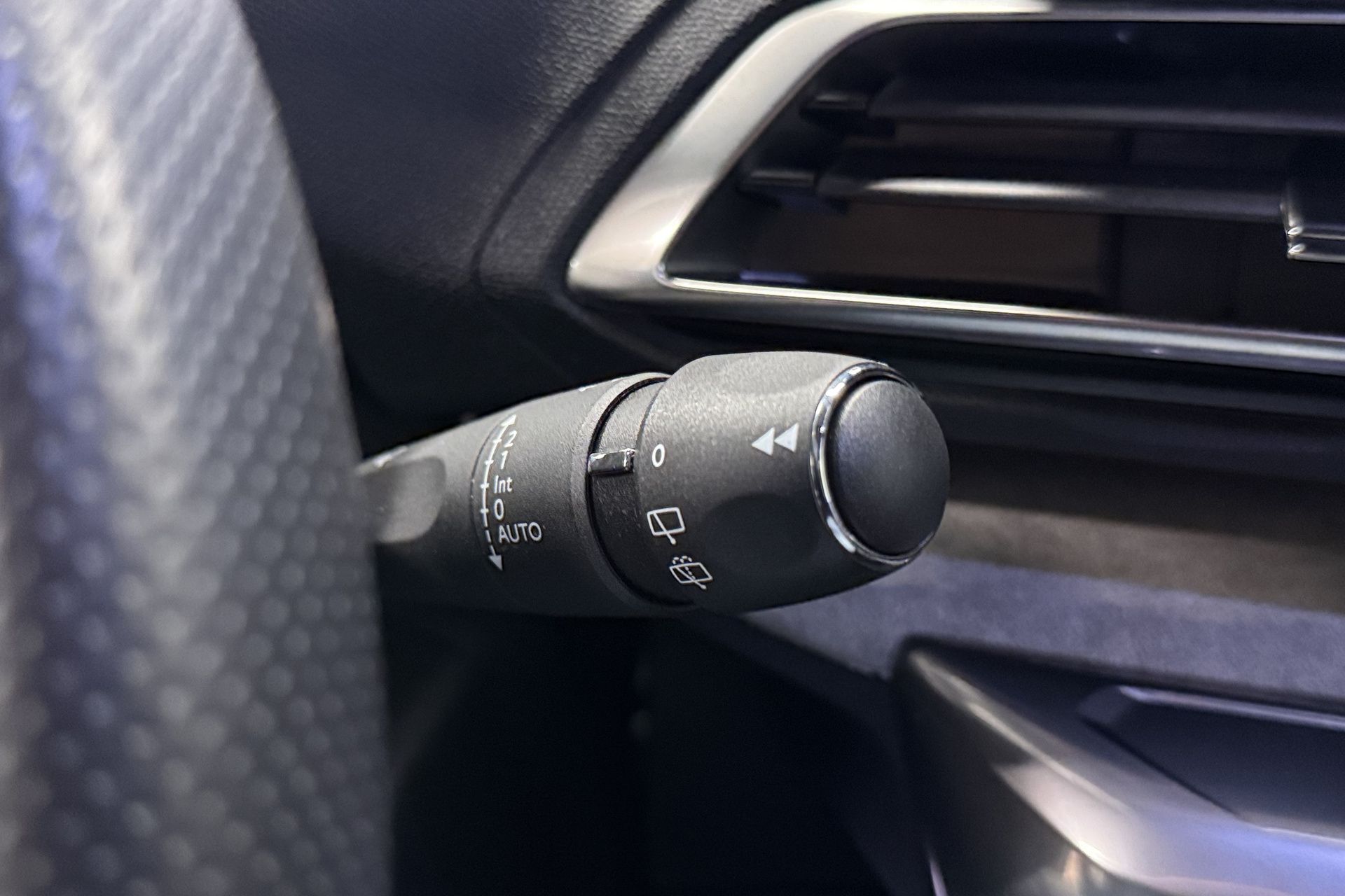 Vehicle gallery image 36