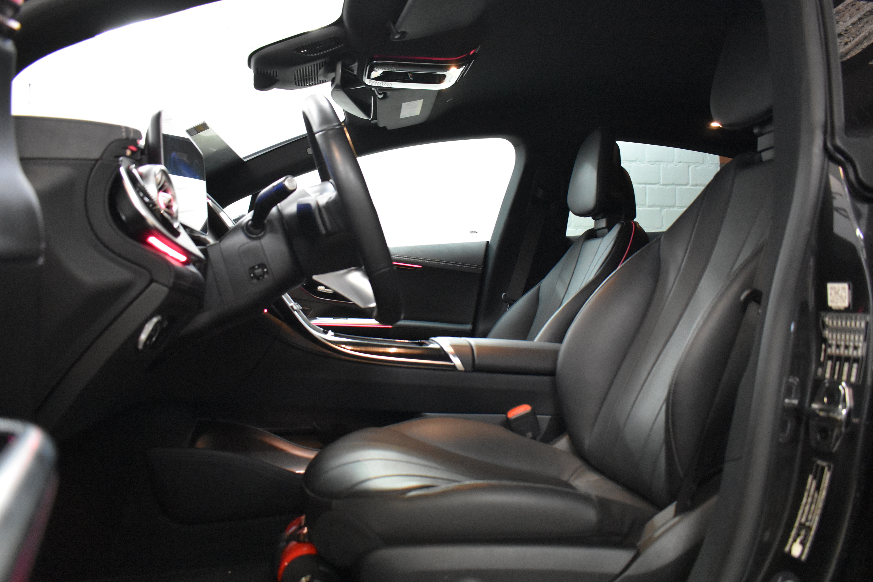 Vehicle gallery image 14