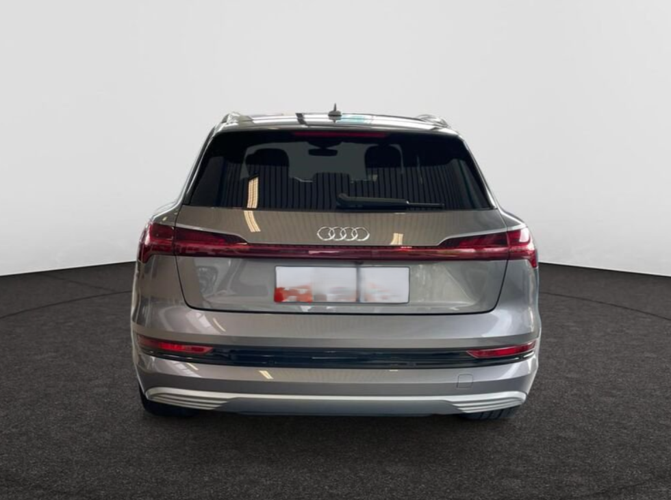 Vehicle gallery image 4