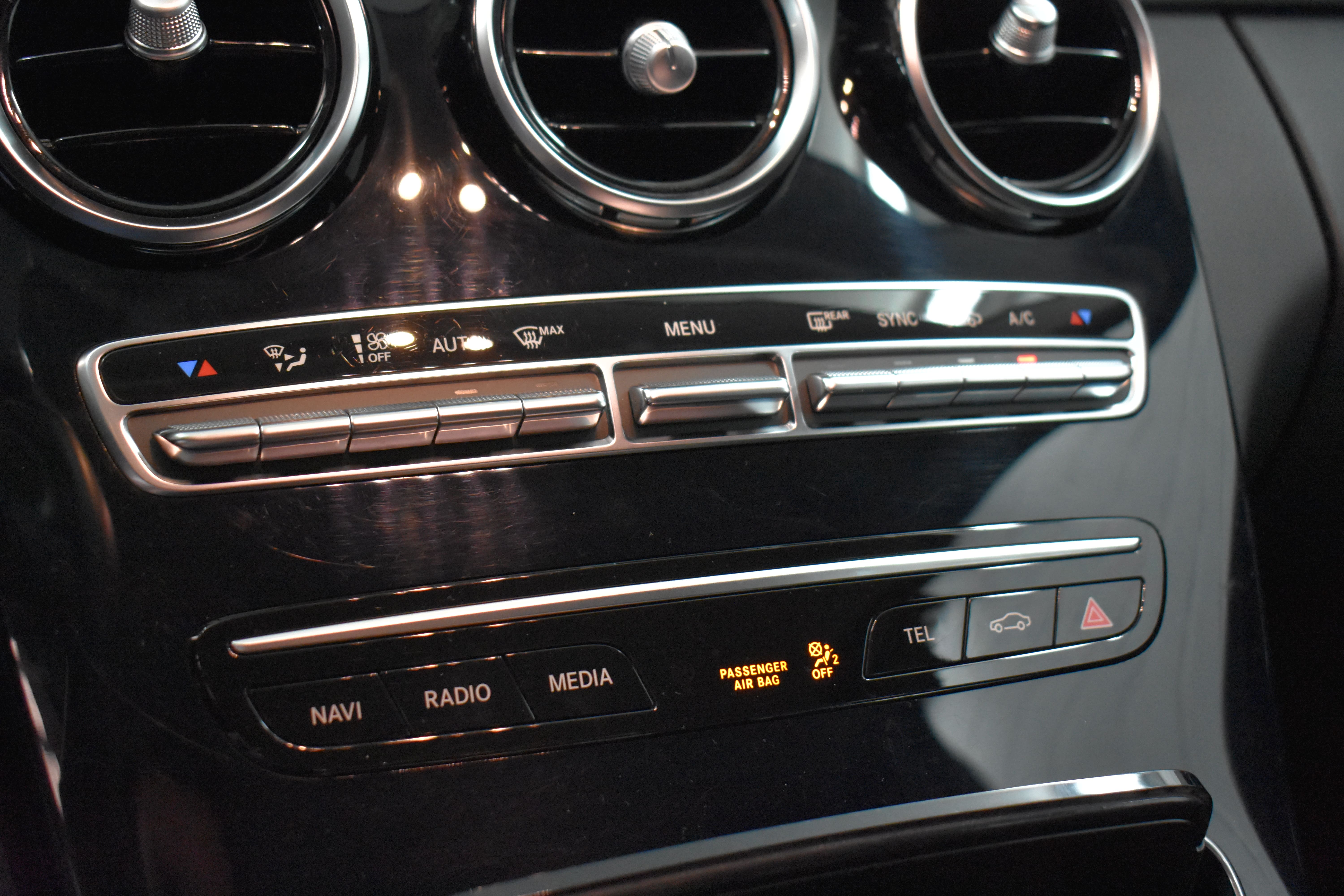 Vehicle gallery image 9