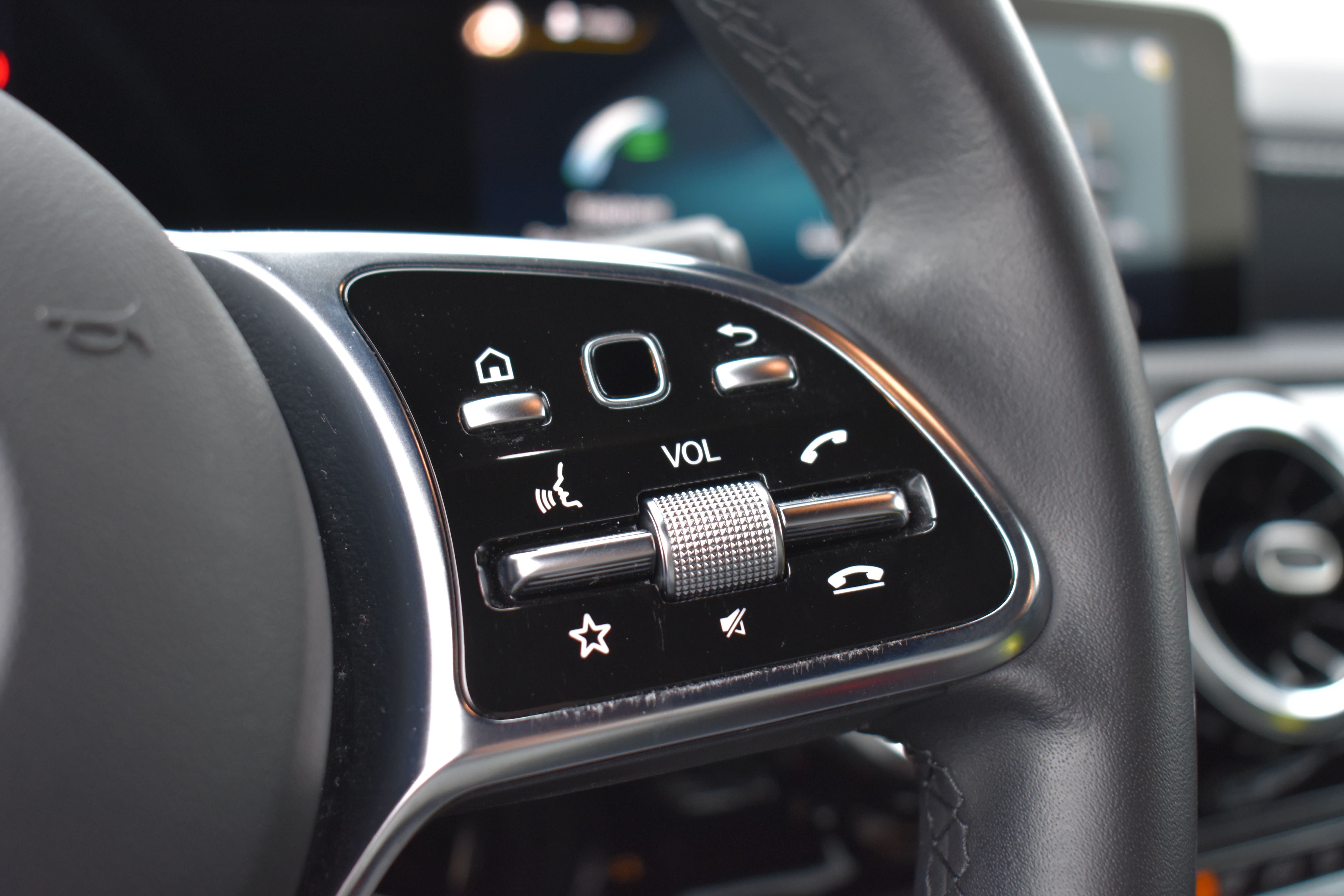 Vehicle gallery image 17
