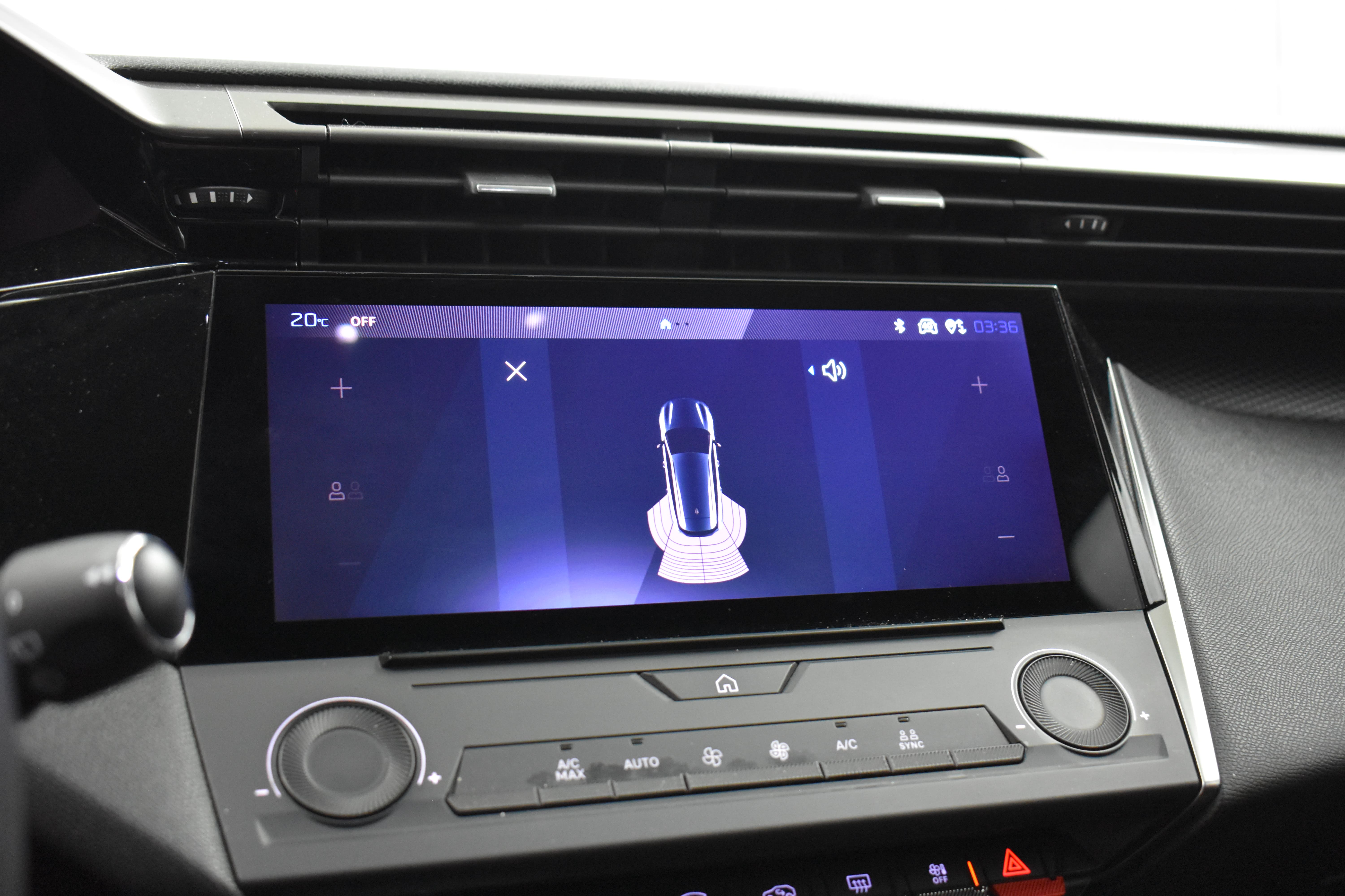 Vehicle gallery image 9