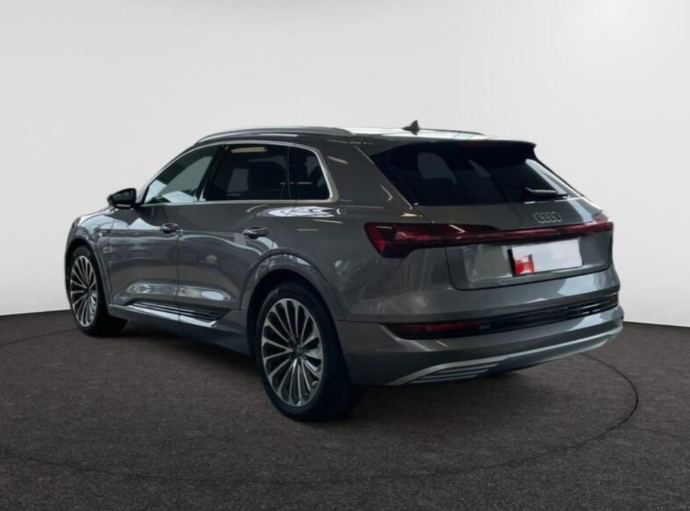 Vehicle gallery image 5