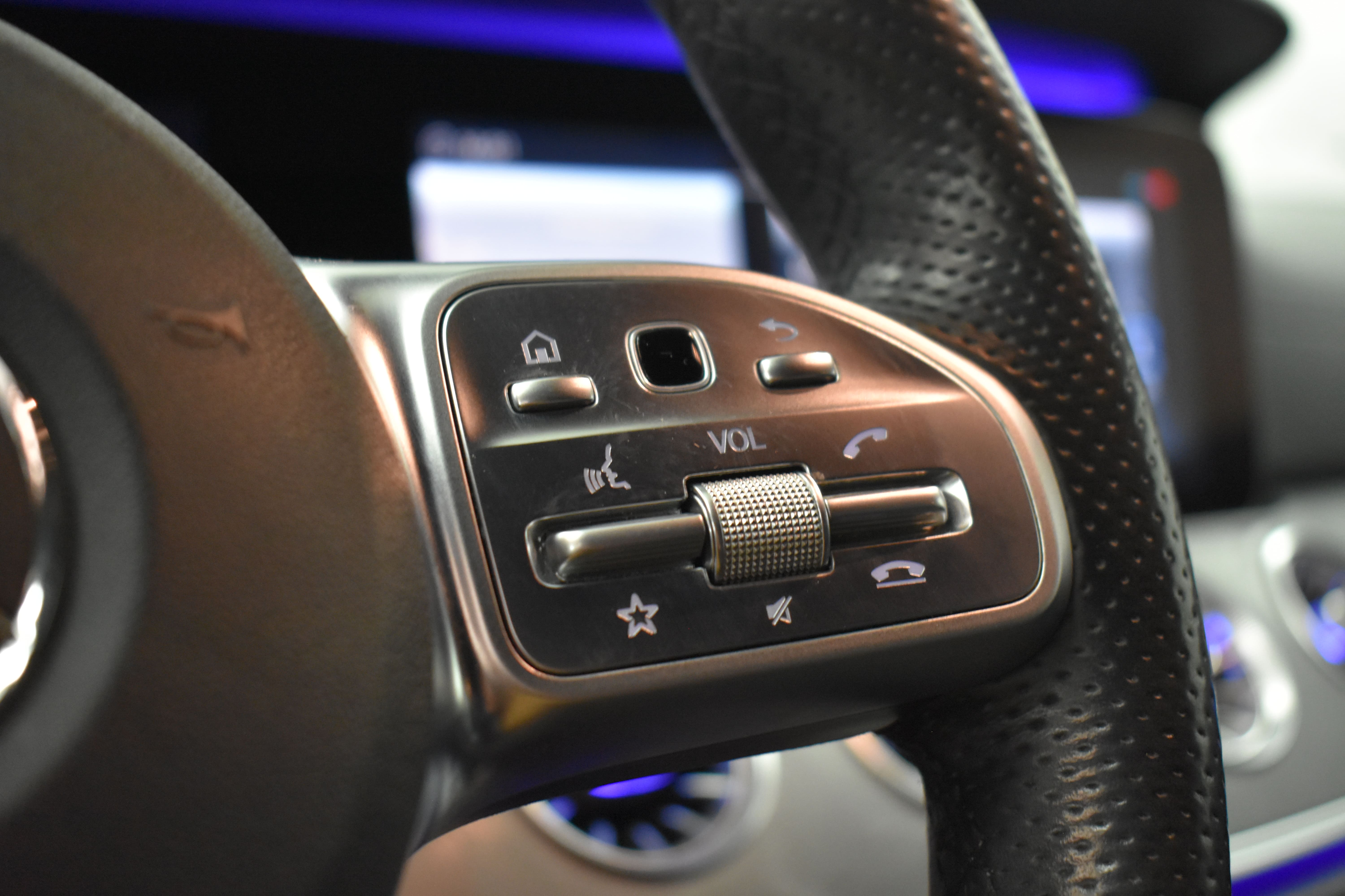 Vehicle gallery image 16