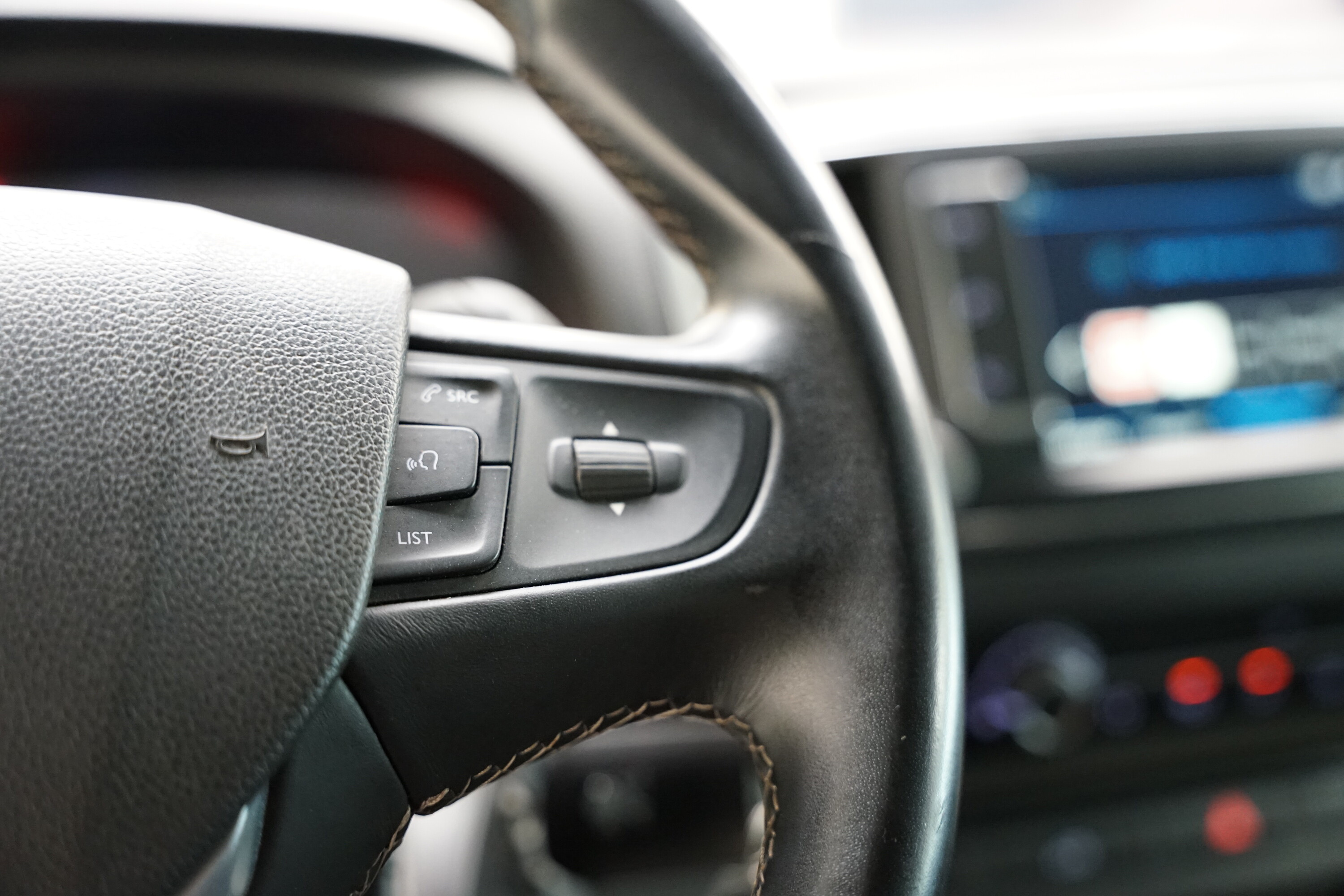Vehicle gallery image 24