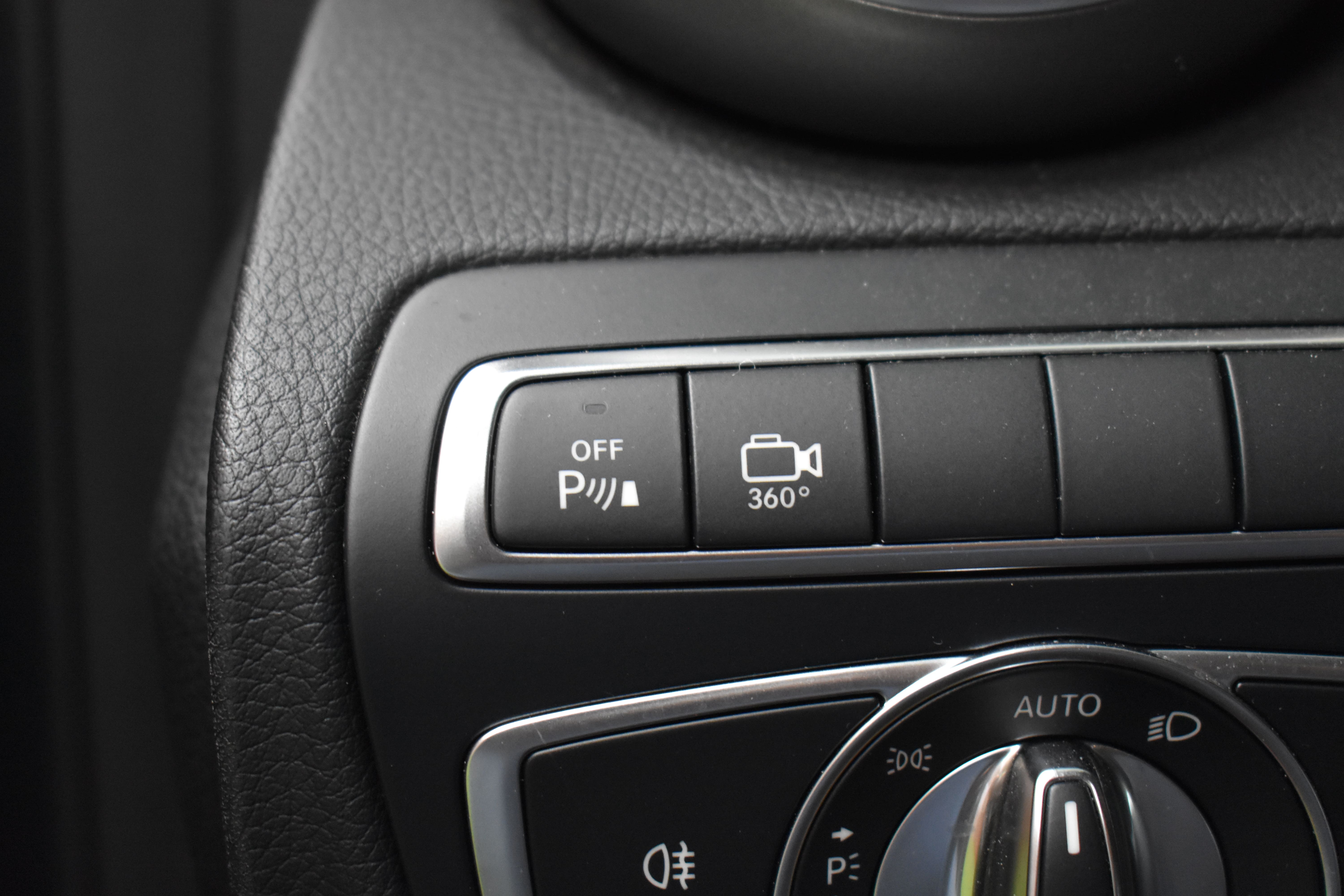 Vehicle gallery image 8
