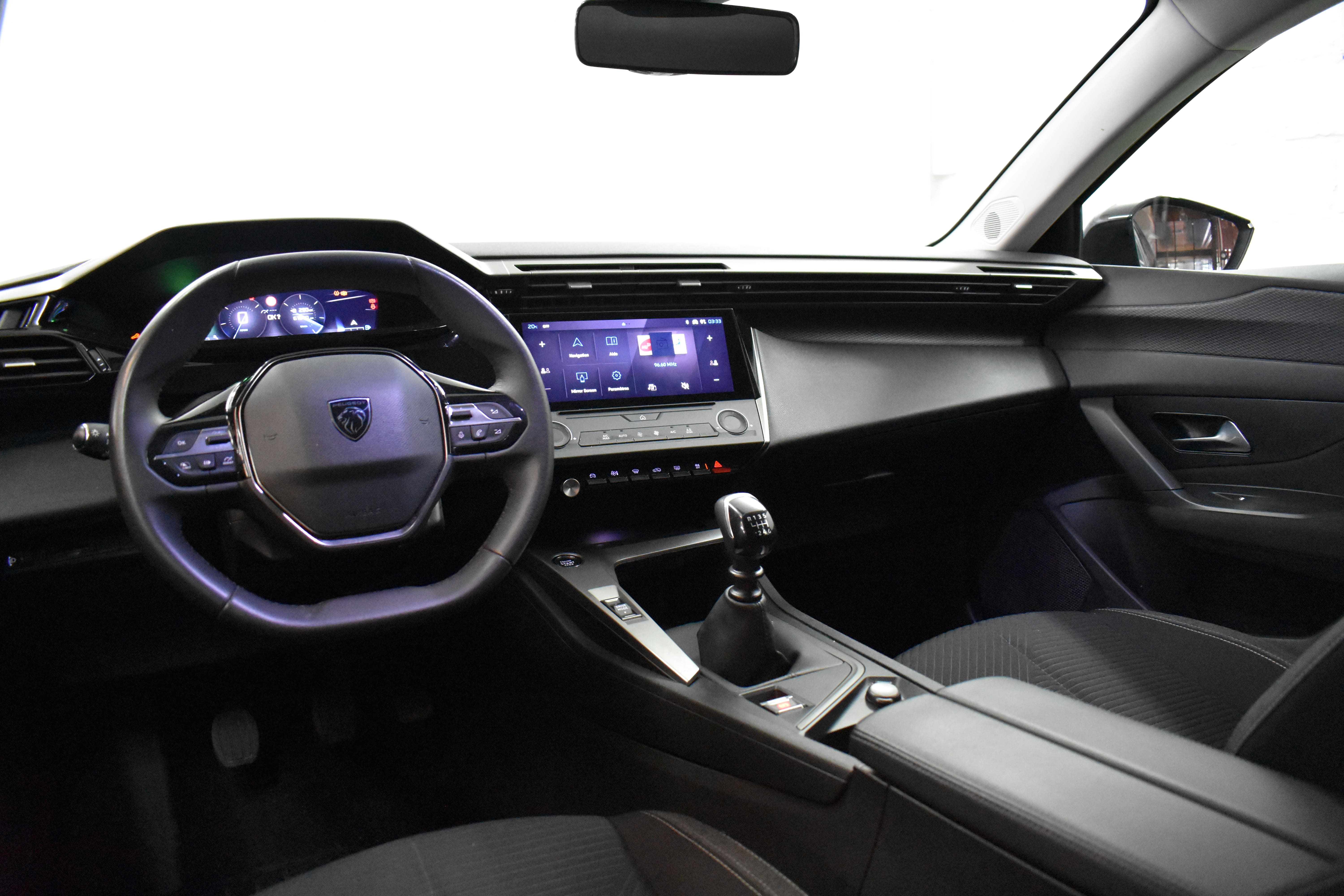 Vehicle gallery image 15