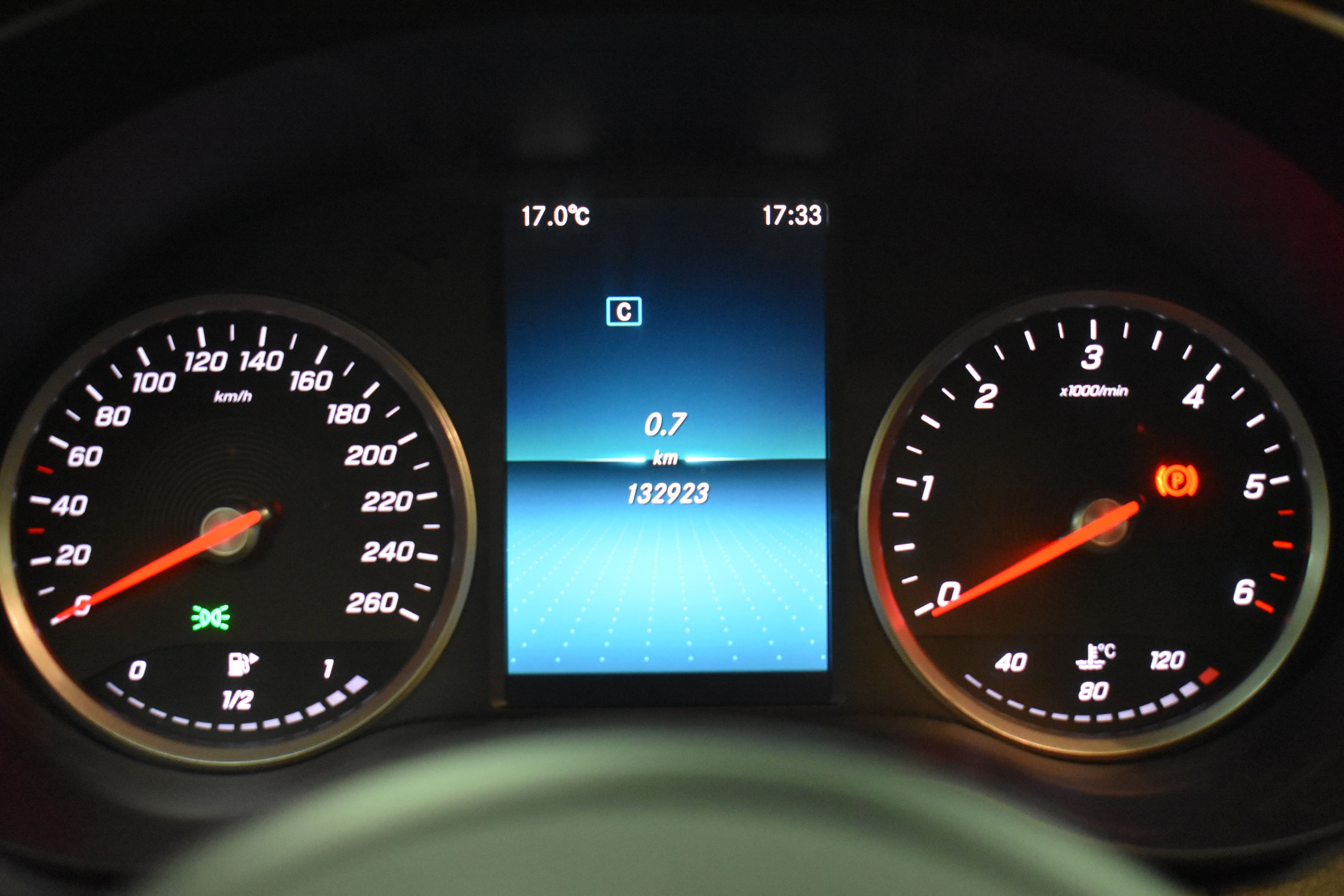 Vehicle gallery image 12