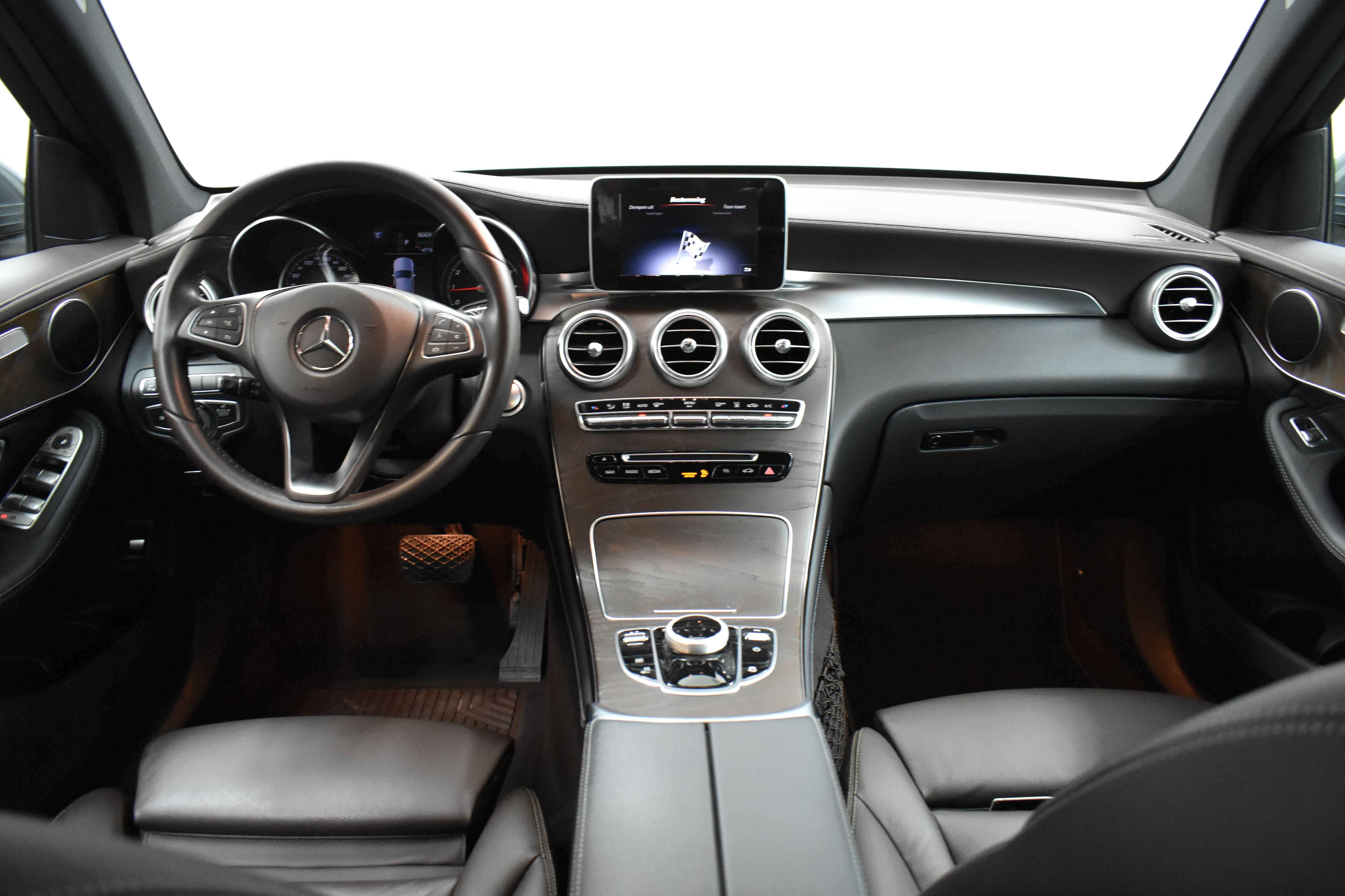 Vehicle gallery image 18