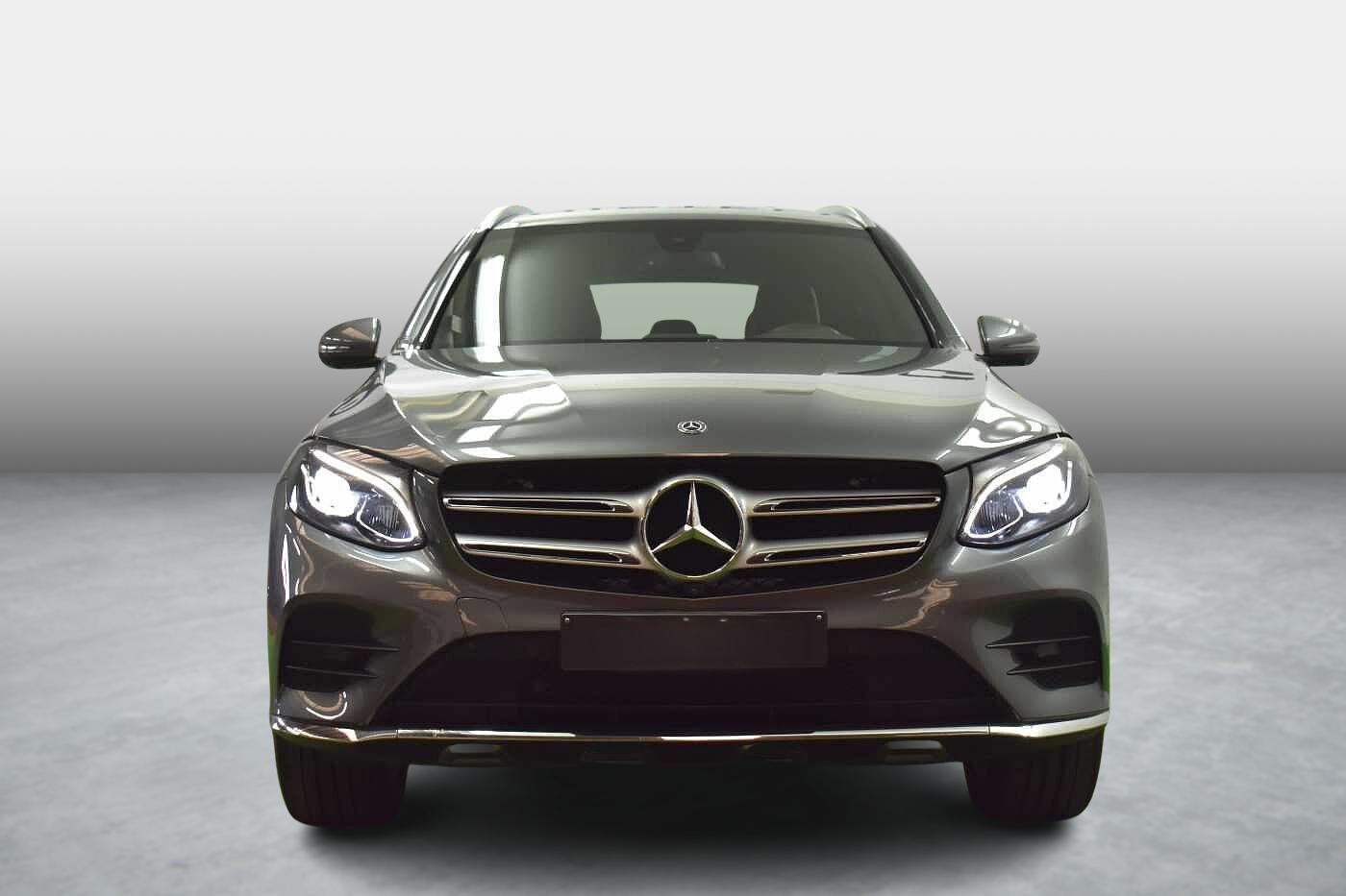 Vehicle gallery image 2