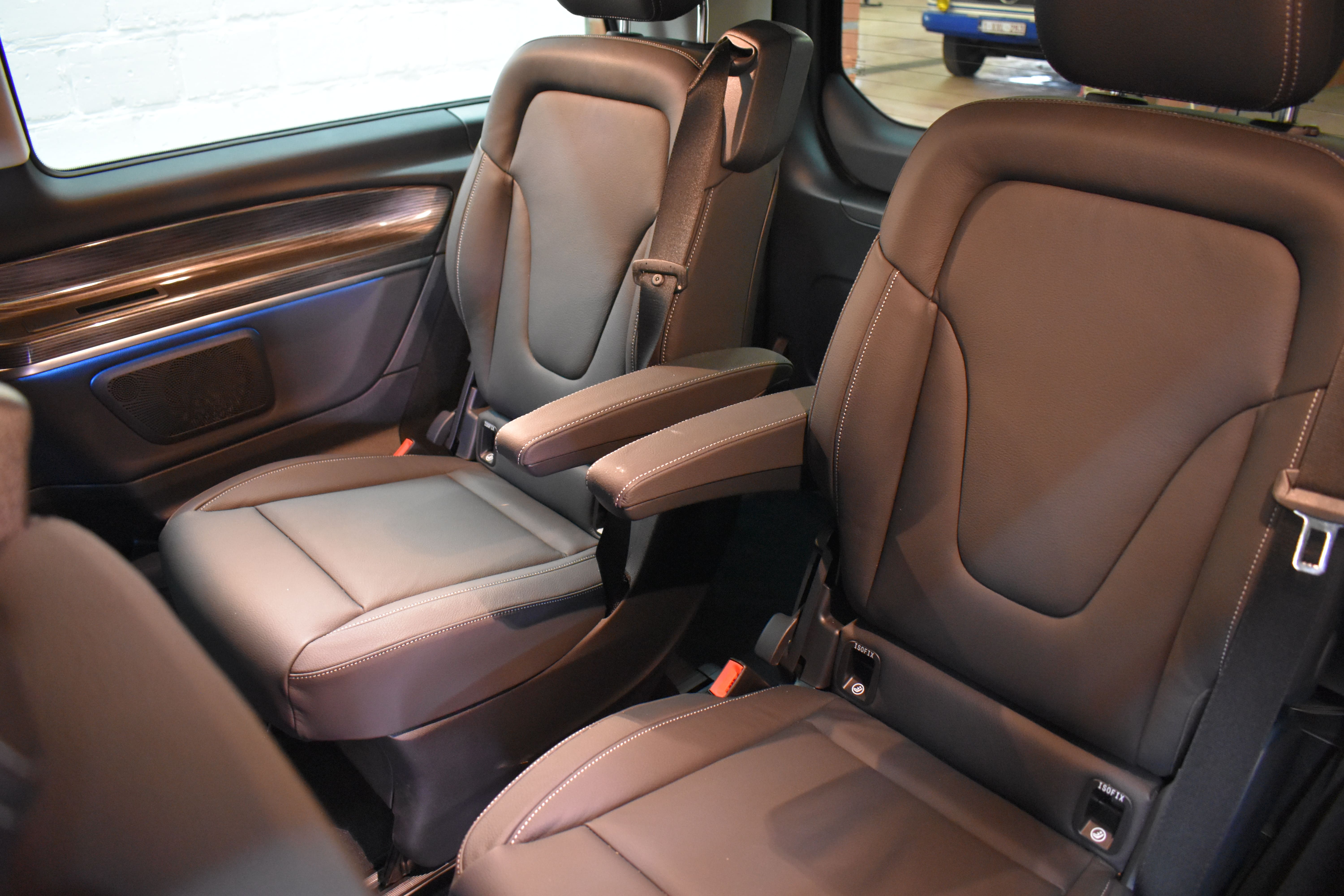 Vehicle gallery image 9