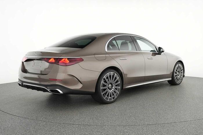 Vehicle gallery image 6