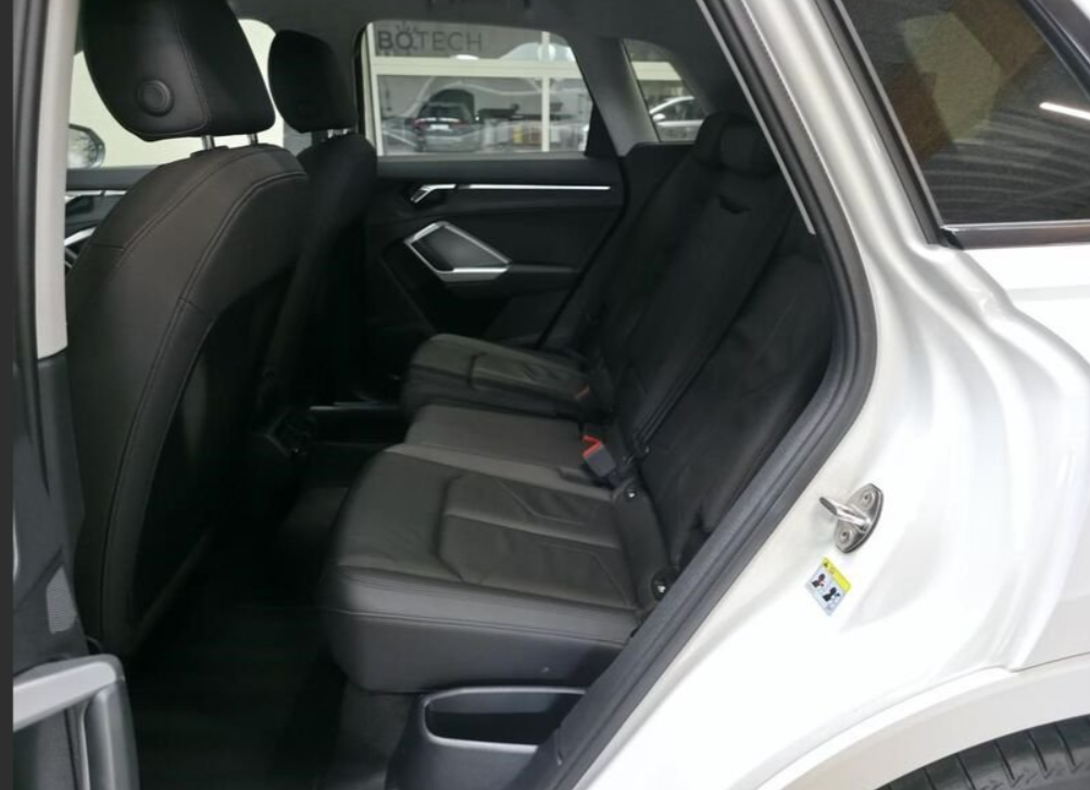Vehicle gallery image 11