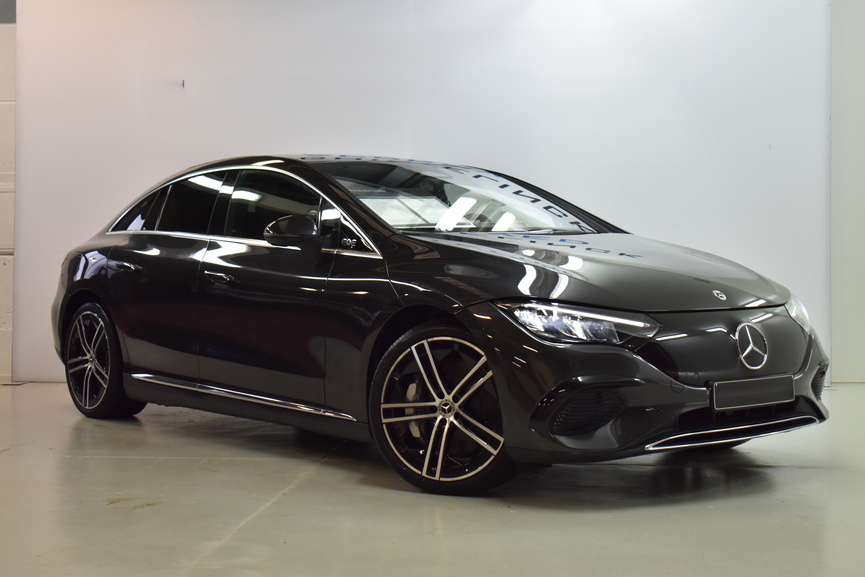 Vehicle gallery image 3