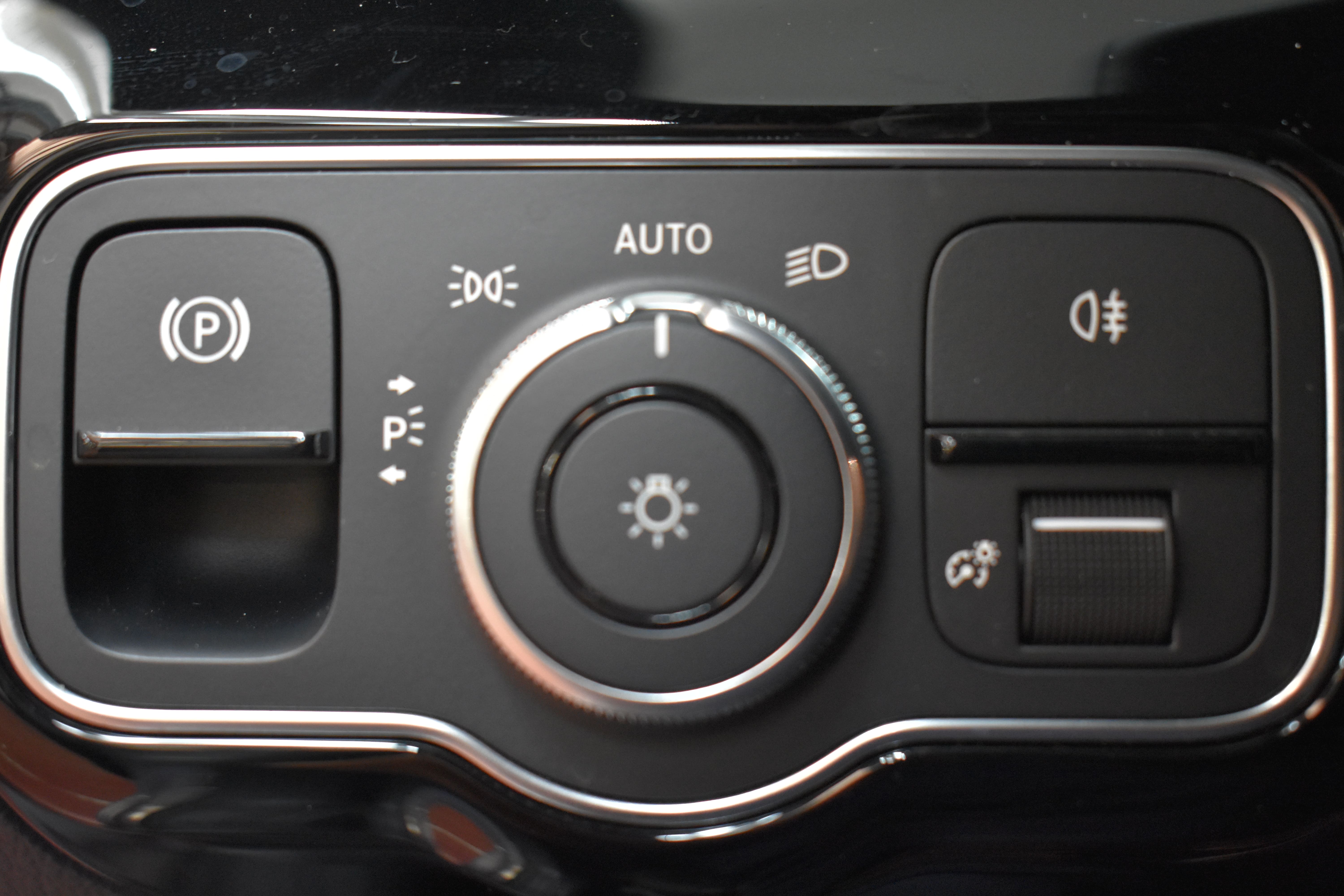Vehicle gallery image 15