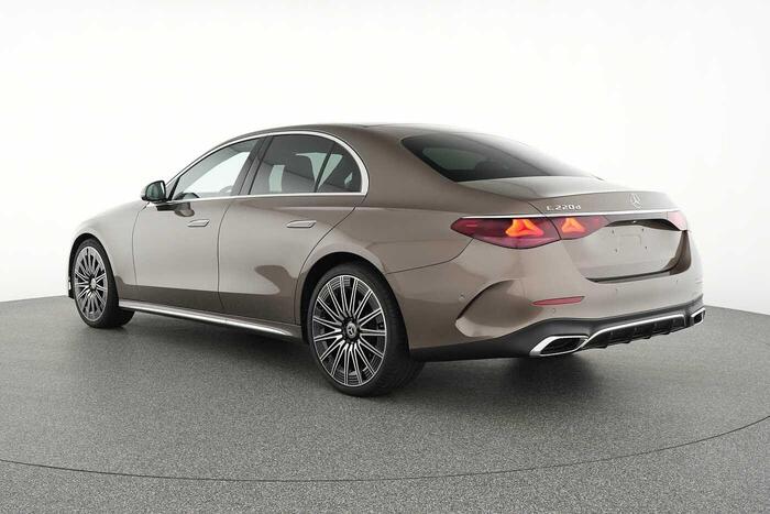 Vehicle gallery image 5