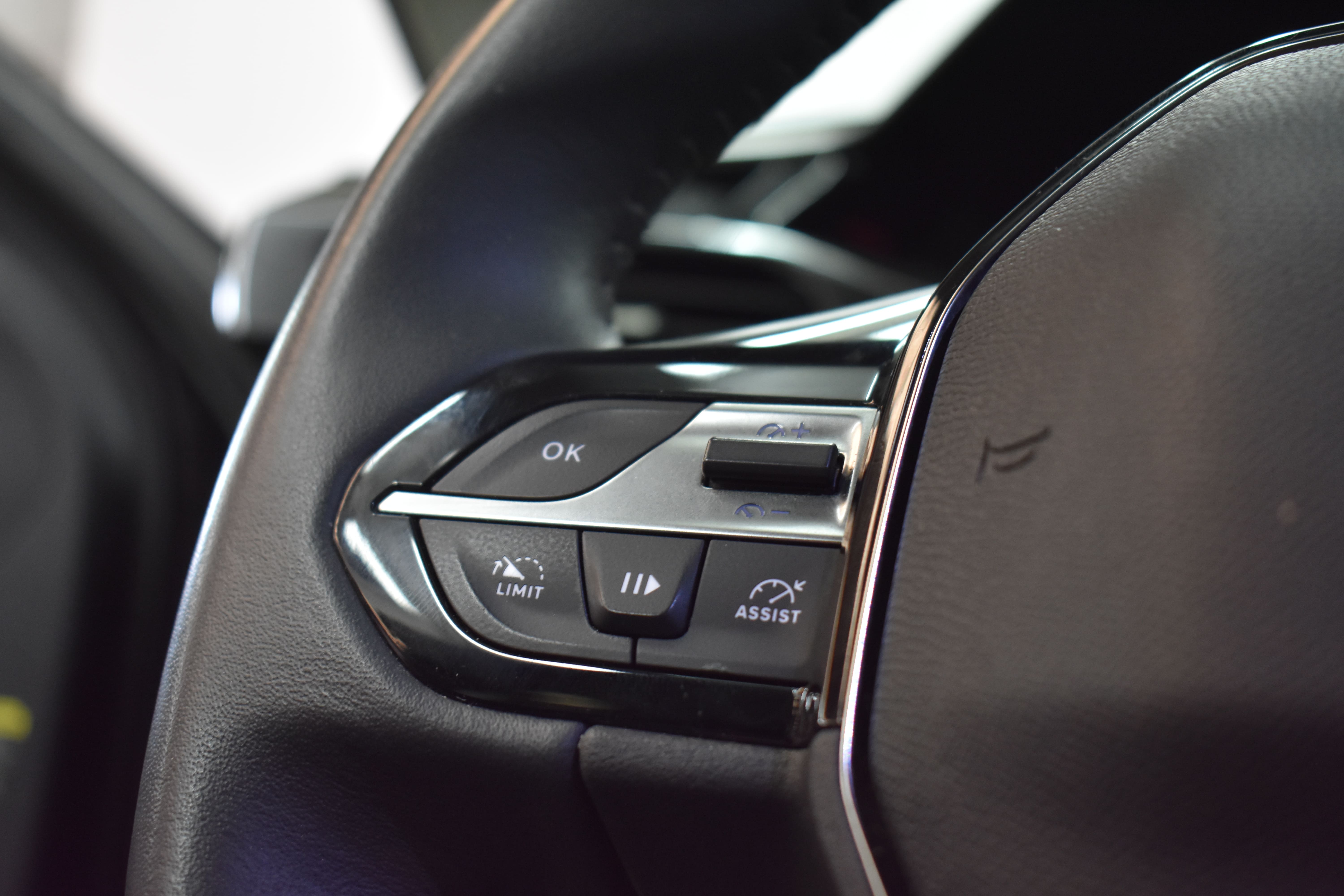 Vehicle gallery image 7