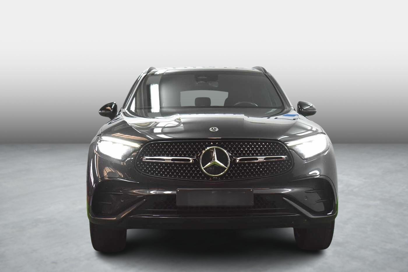 Vehicle gallery image 2