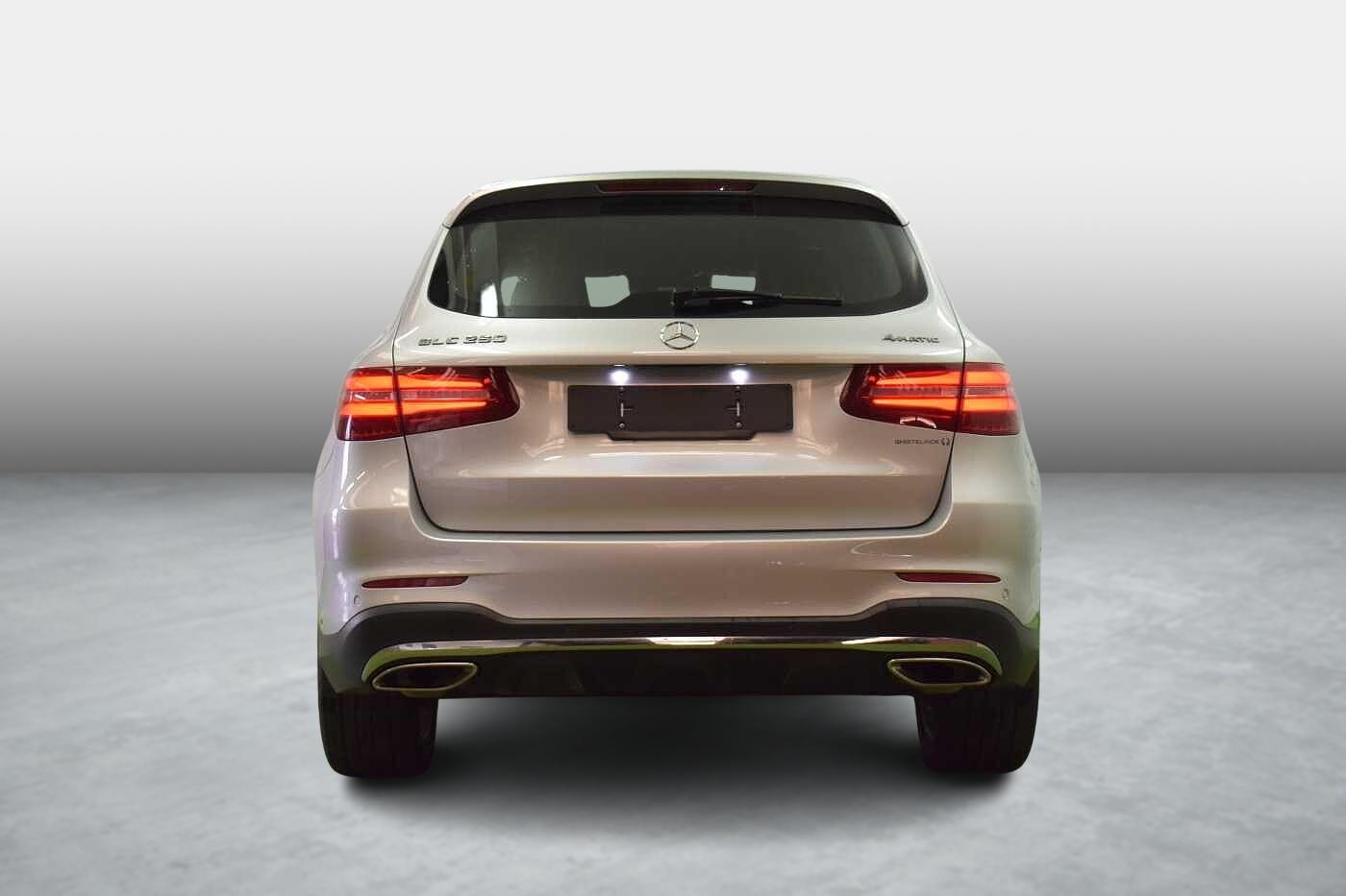 Vehicle gallery image 3
