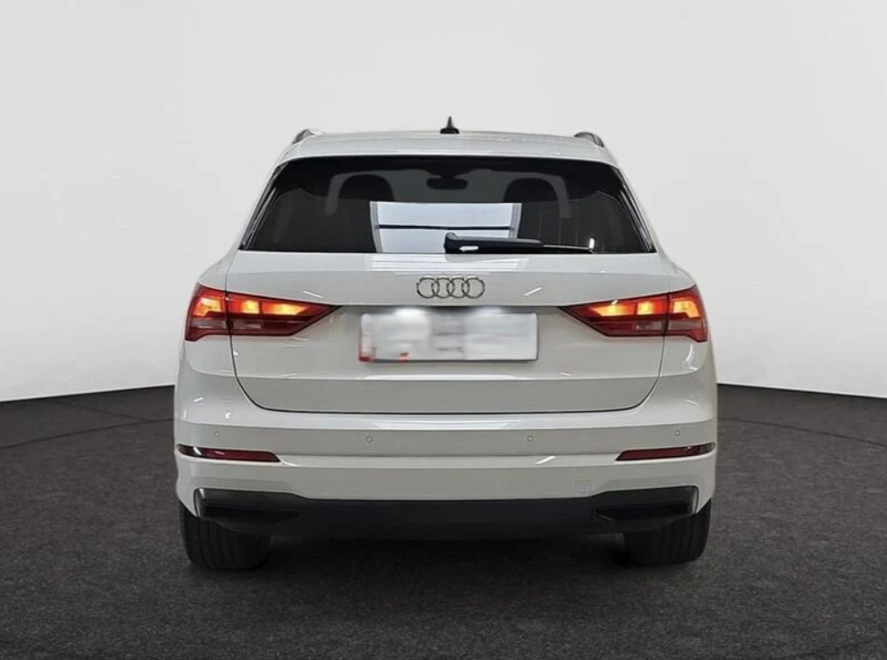 Vehicle gallery image 5