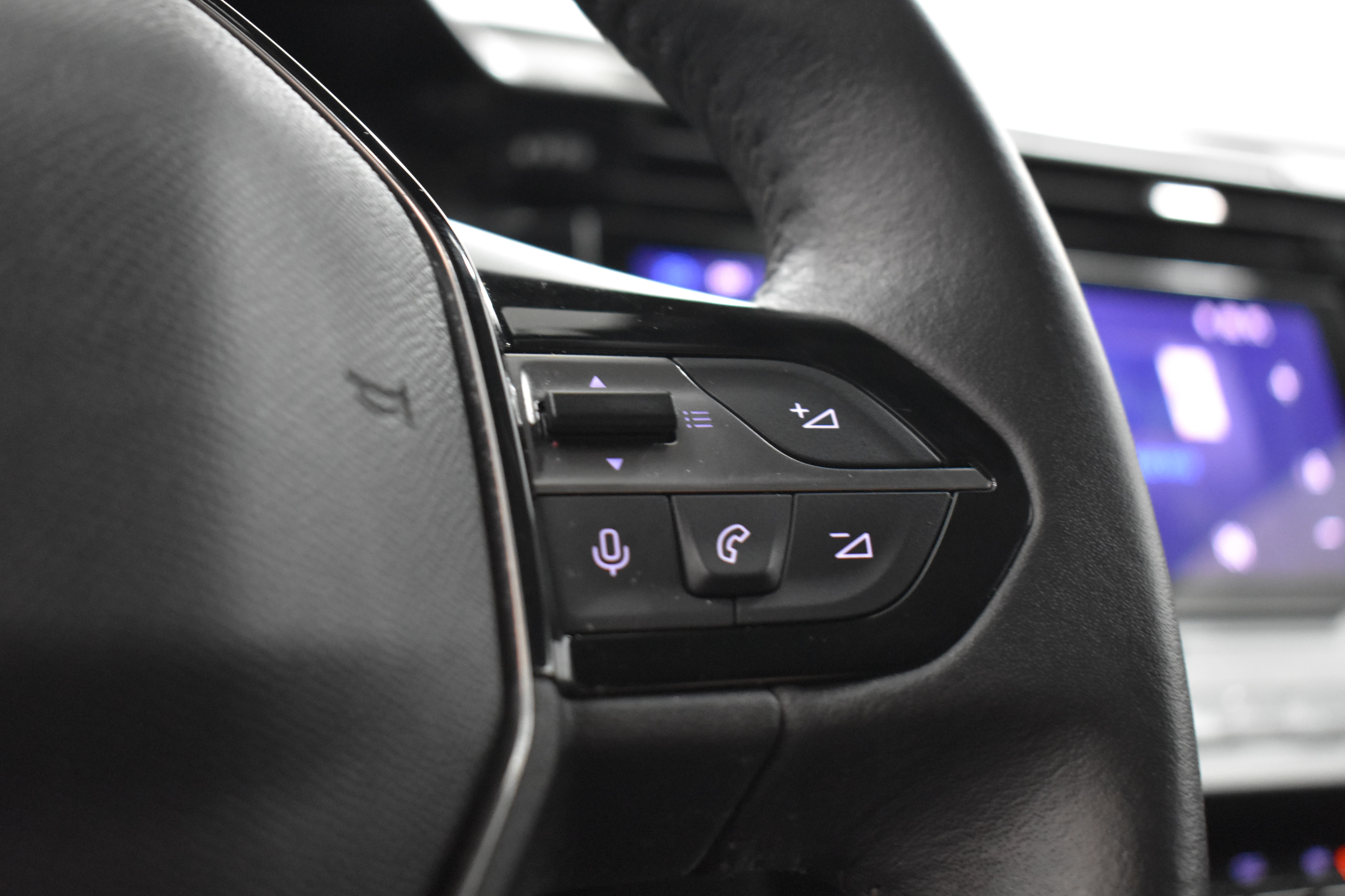 Vehicle gallery image 8
