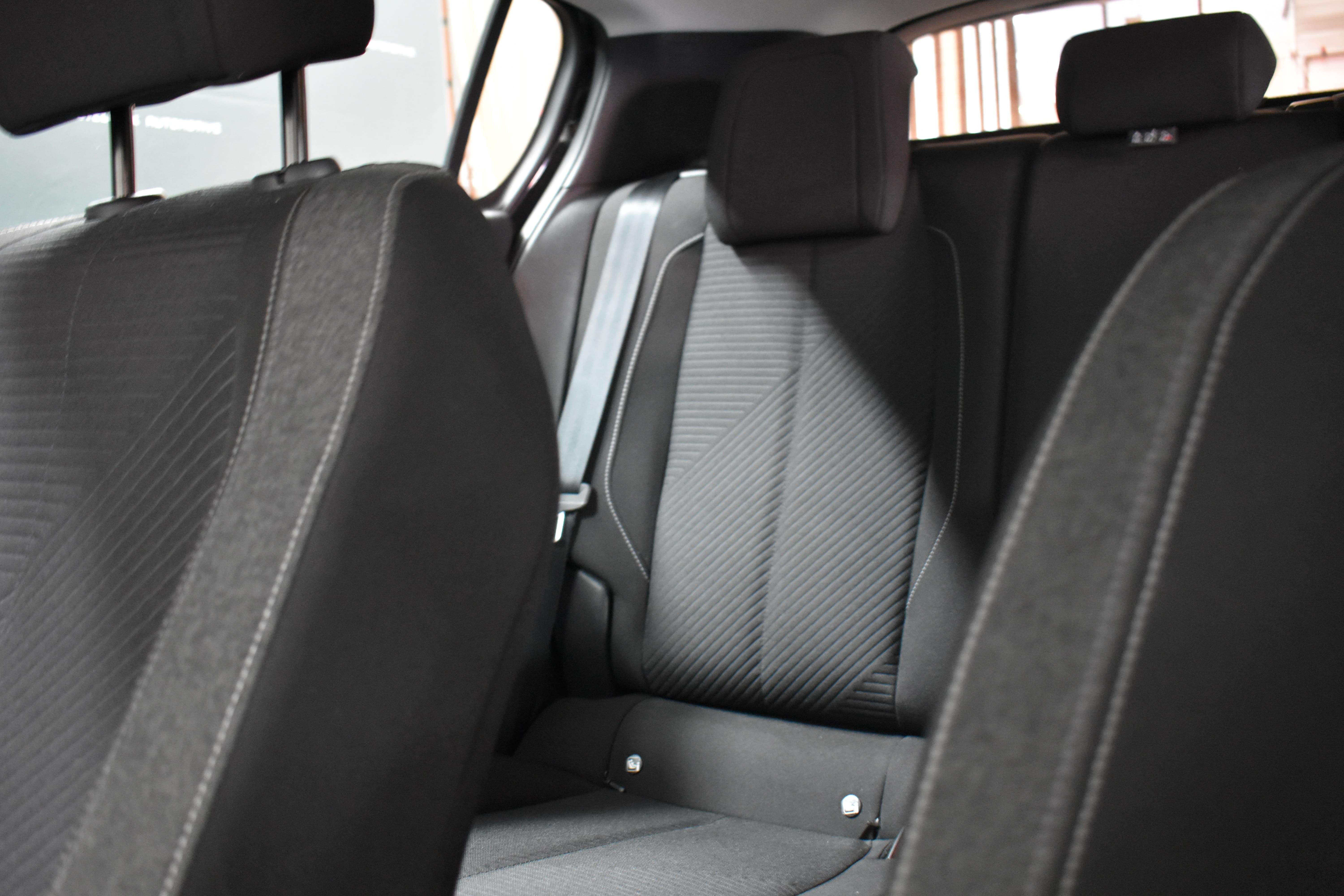 Vehicle gallery image 20