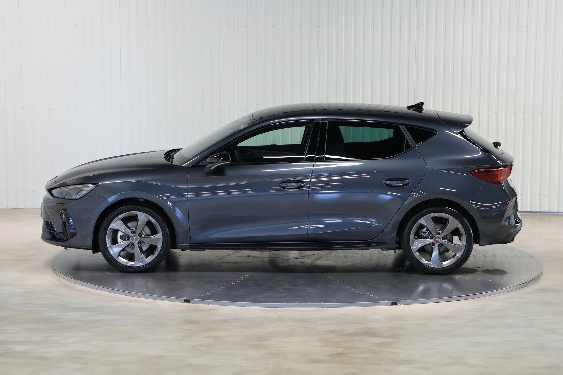 Vehicle gallery image 7