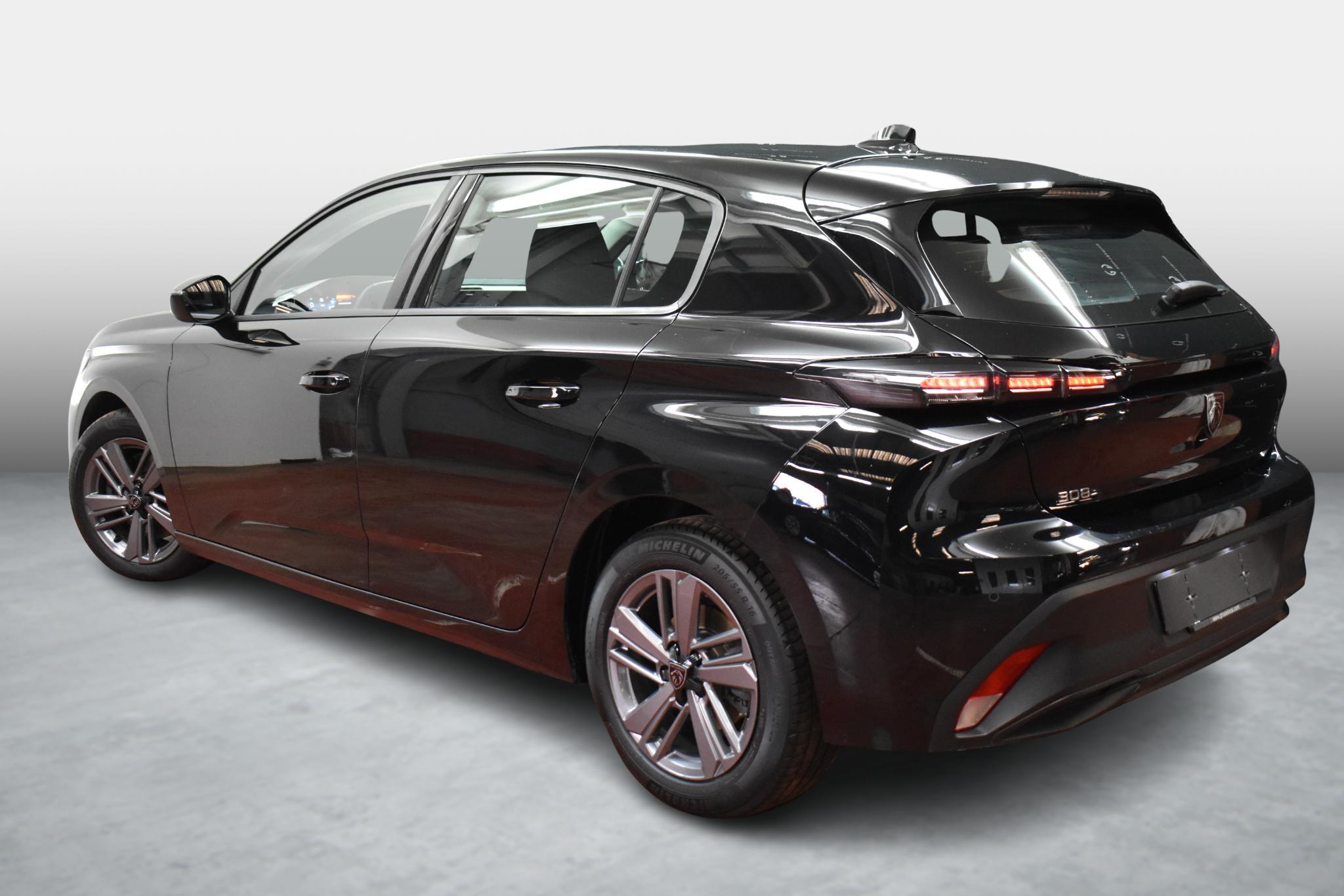Vehicle gallery image 2