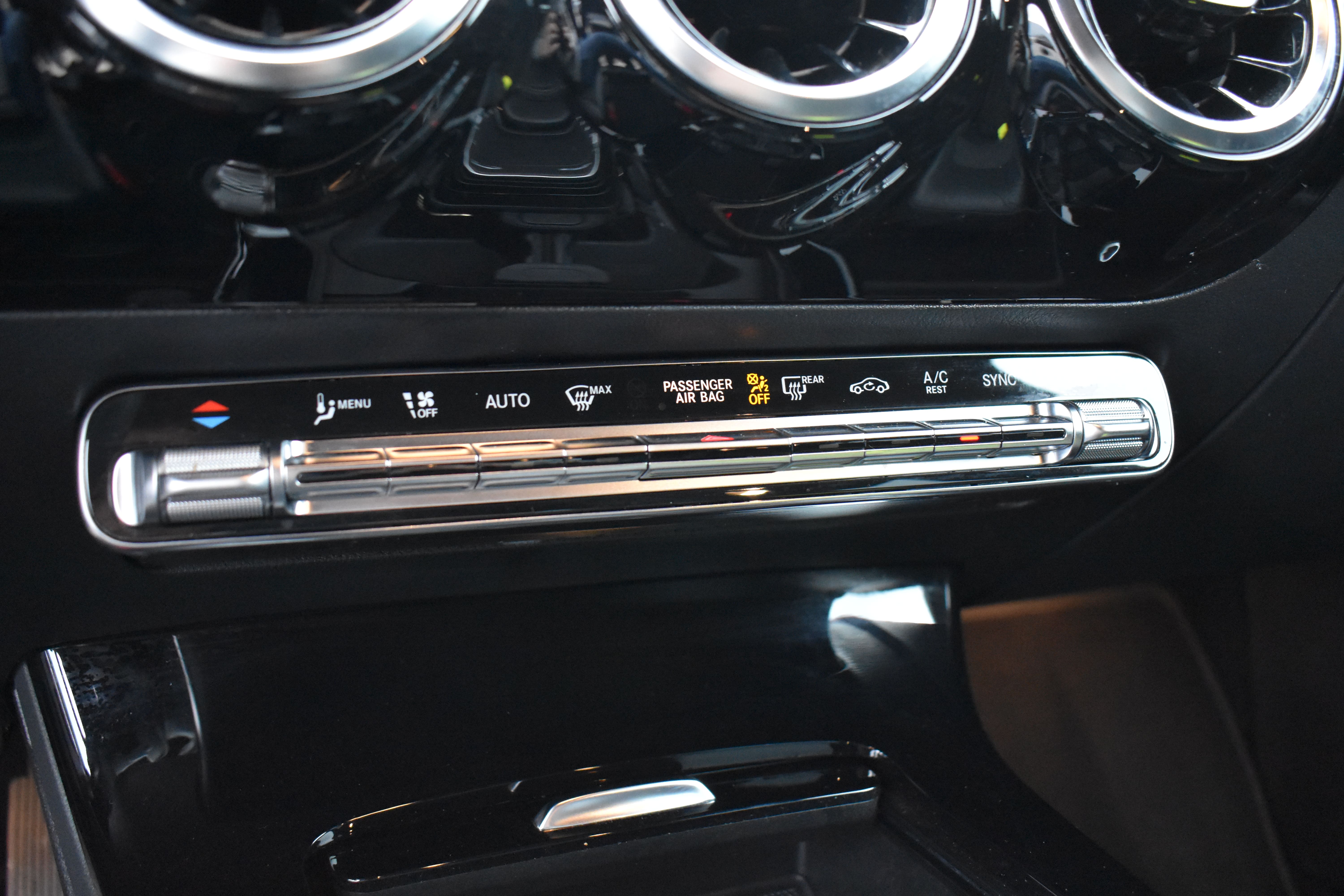 Vehicle gallery image 23