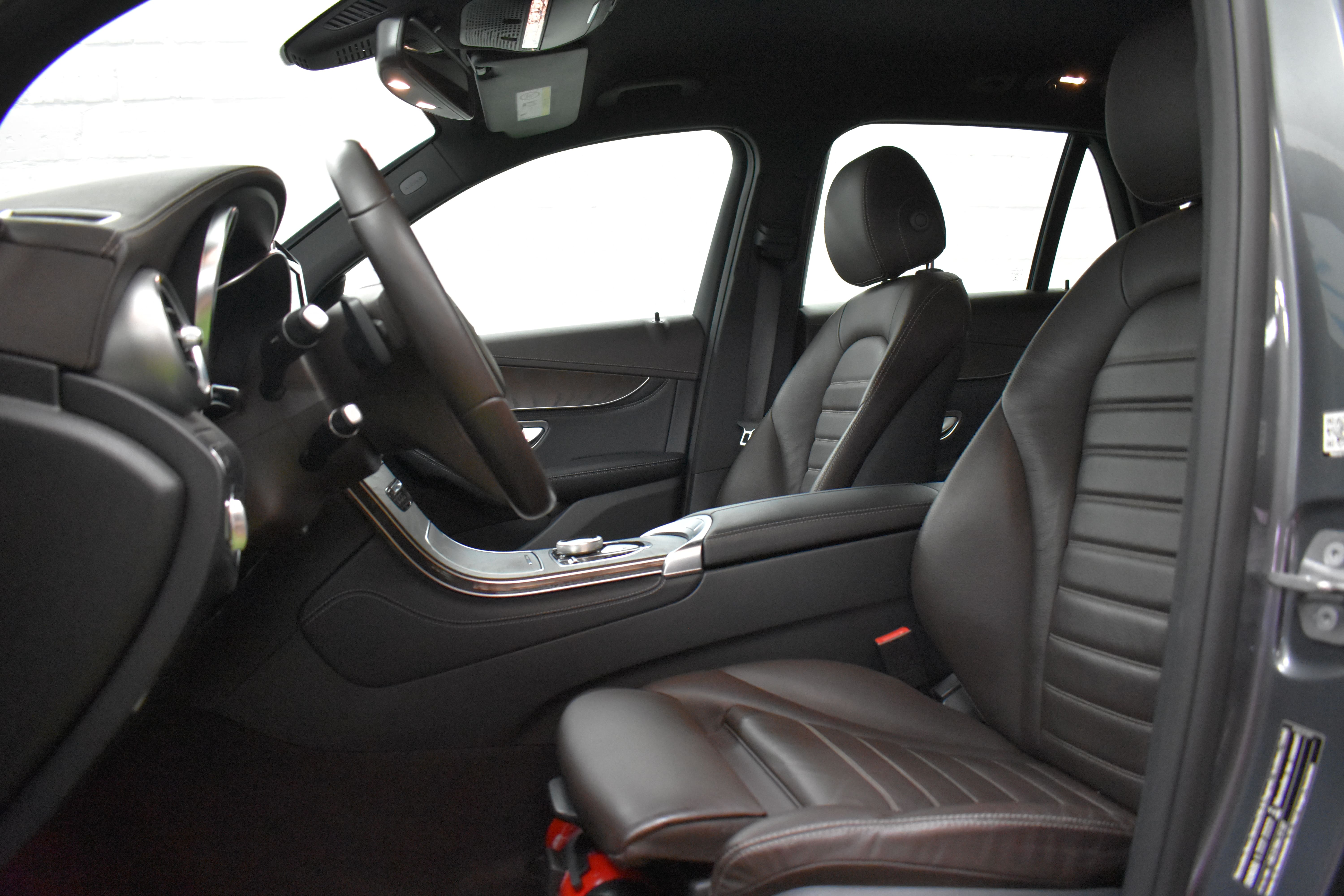 Vehicle gallery image 19