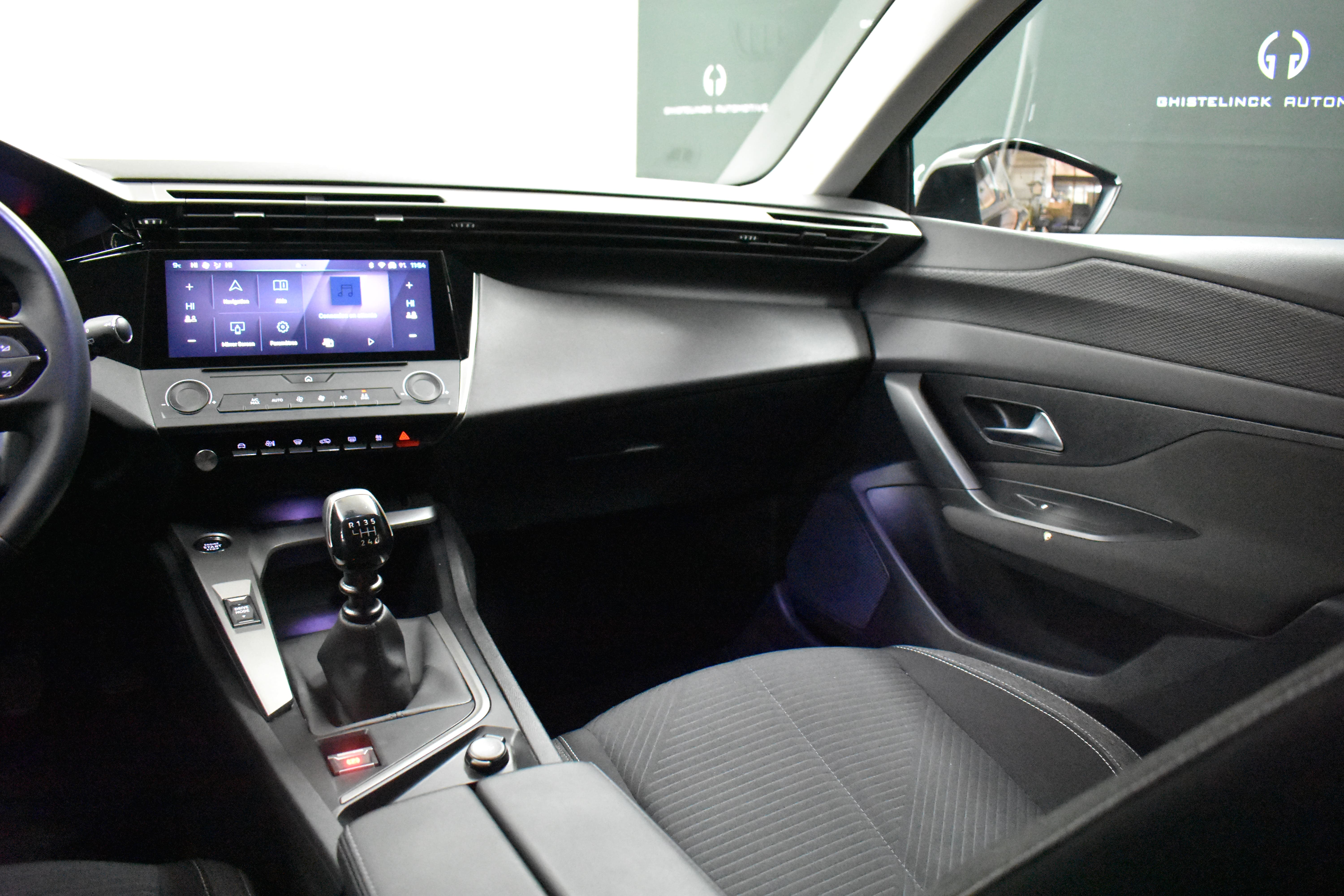 Vehicle gallery image 8