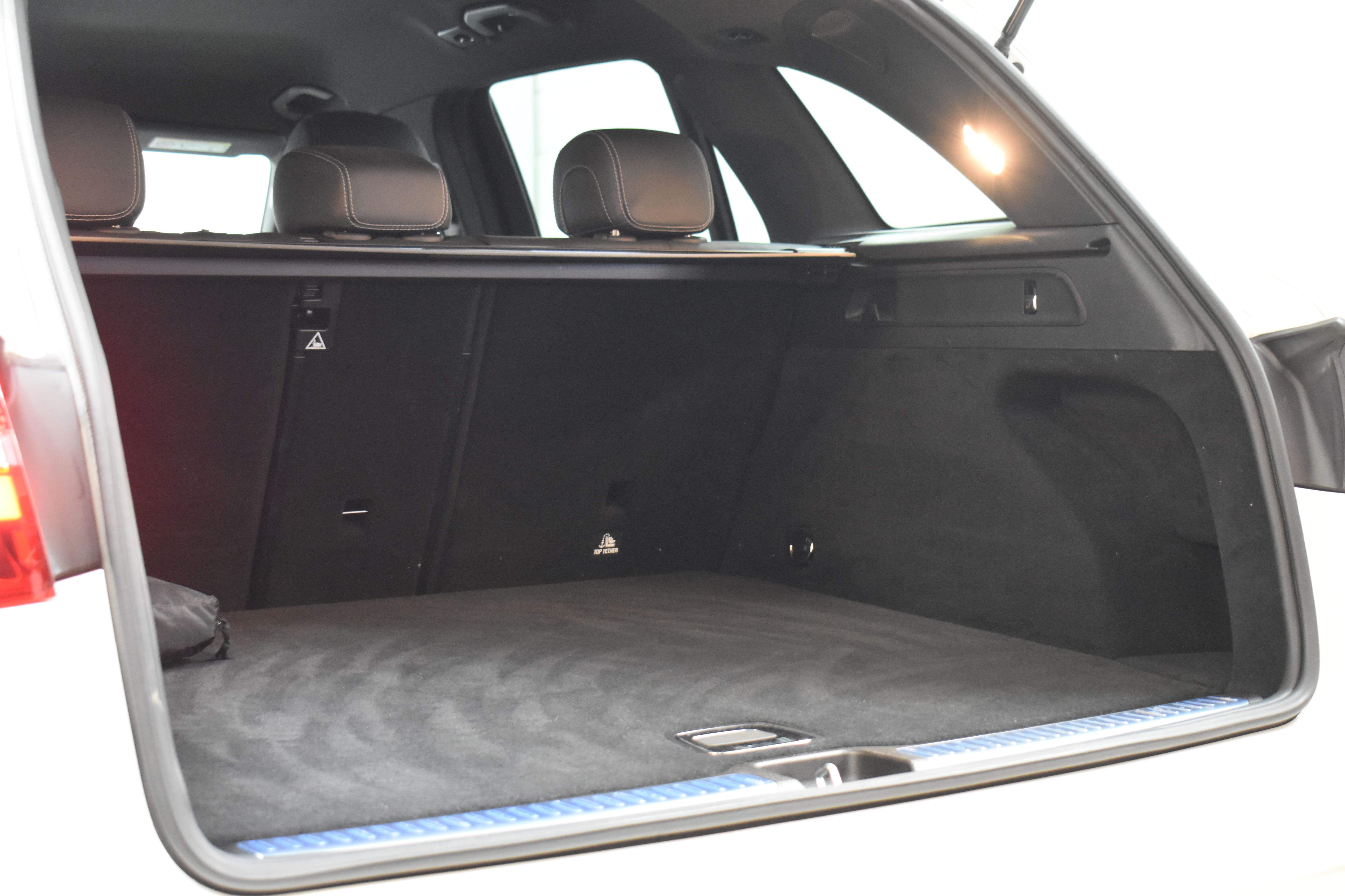 Vehicle gallery image 12