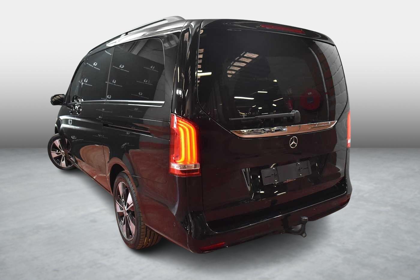 Vehicle gallery image 3