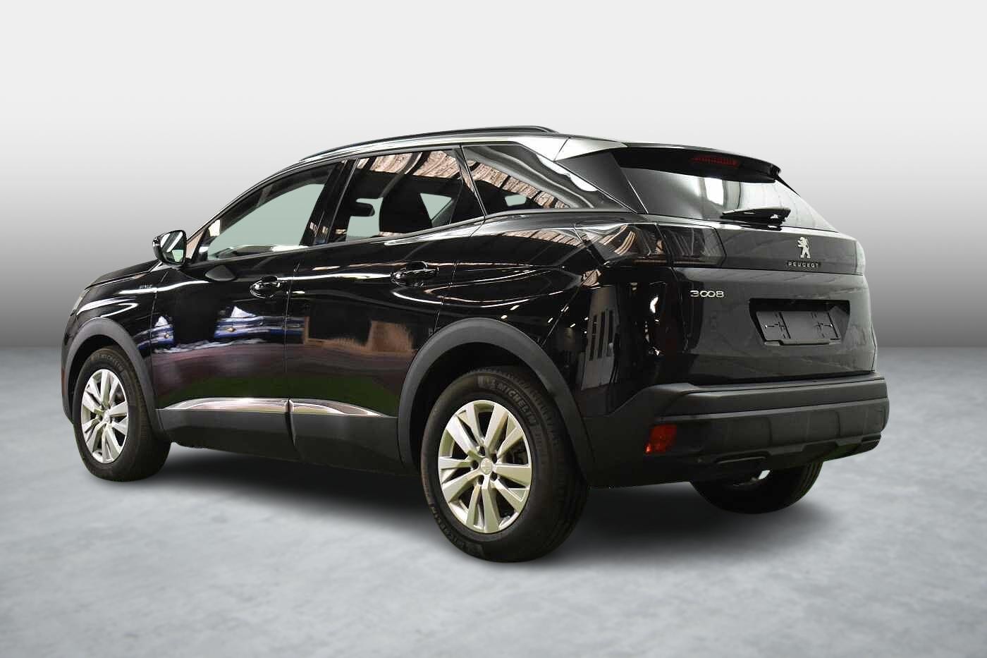 Vehicle gallery image 3