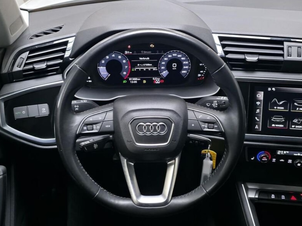 Vehicle gallery image 9