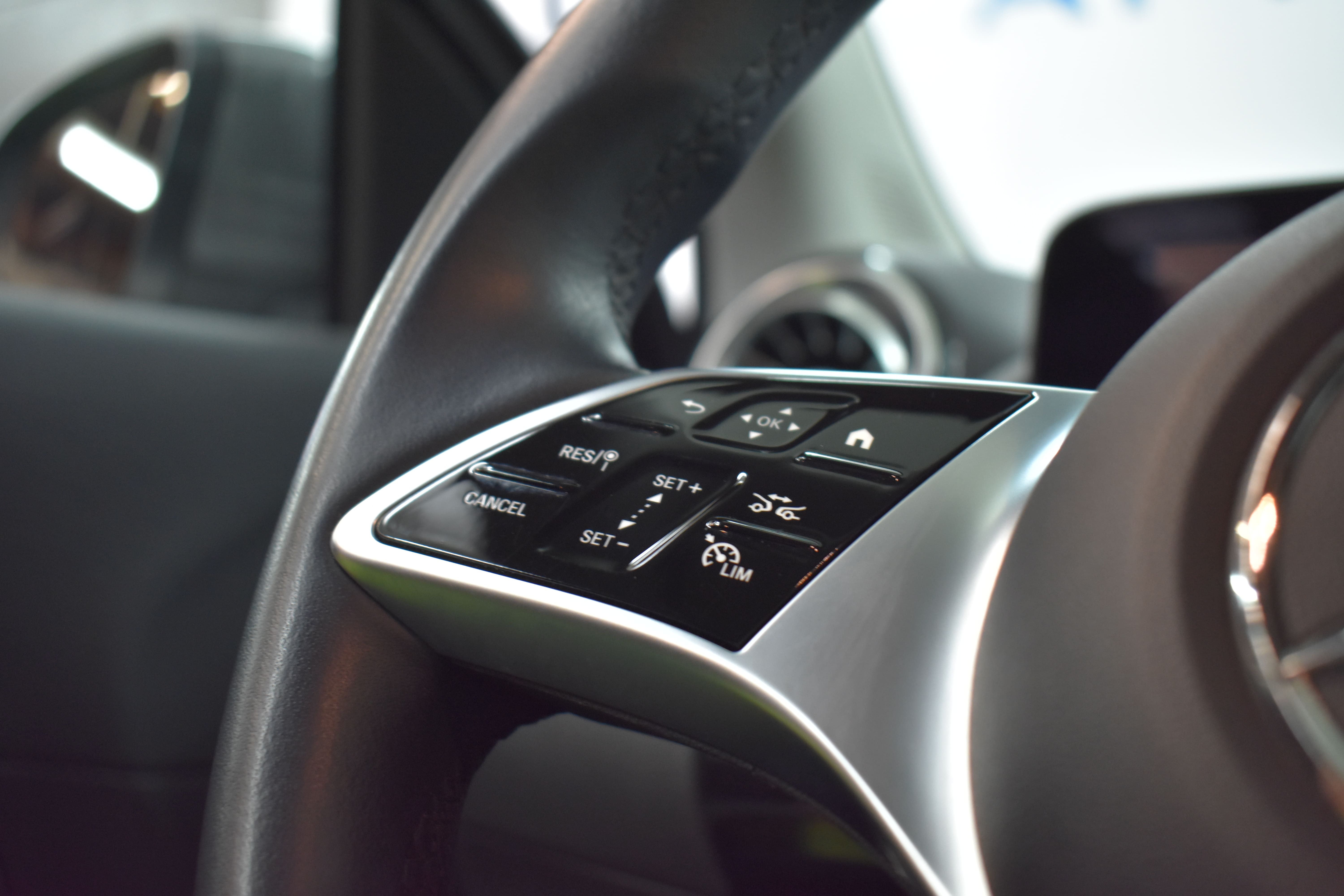 Vehicle gallery image 17