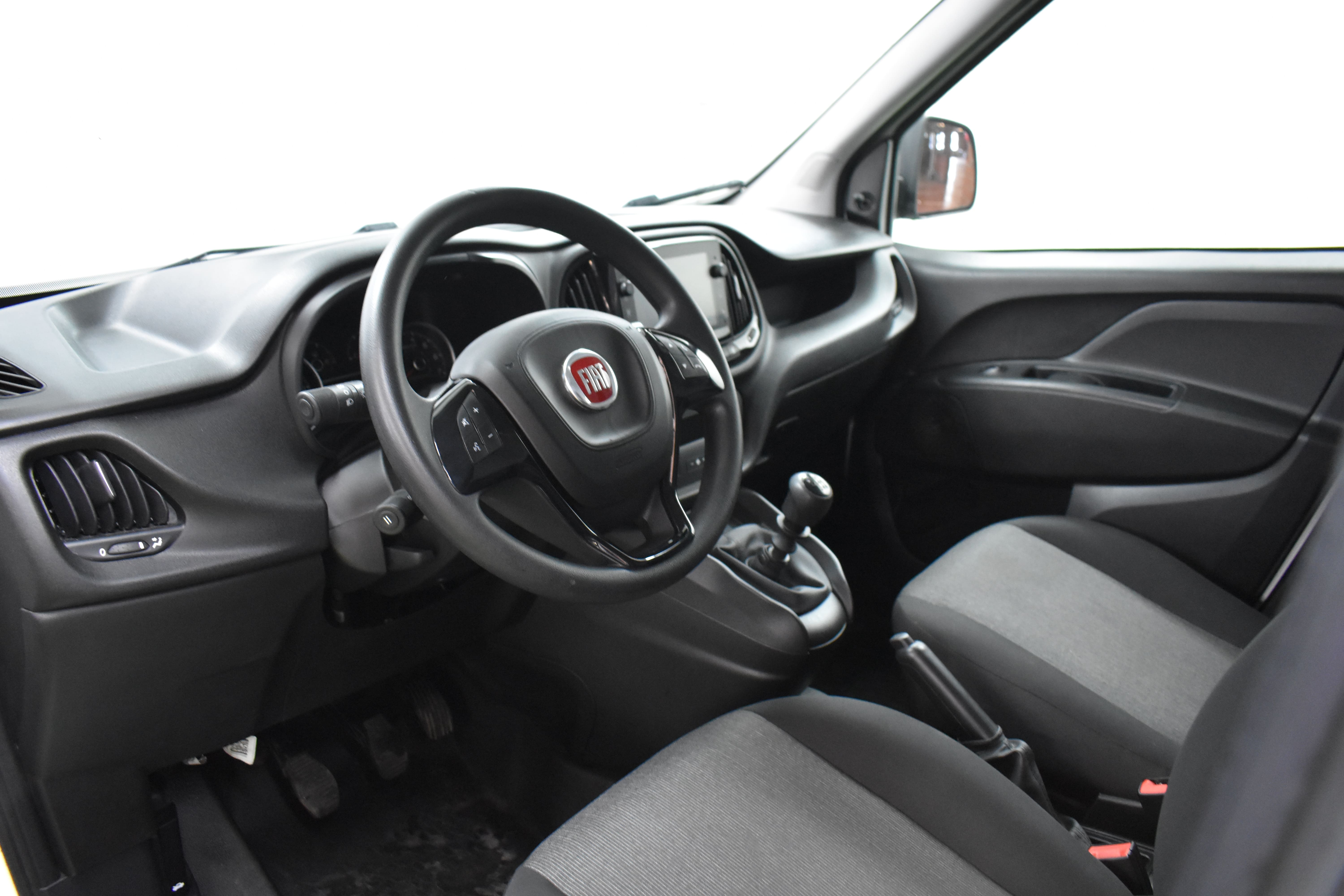 Vehicle gallery image 7