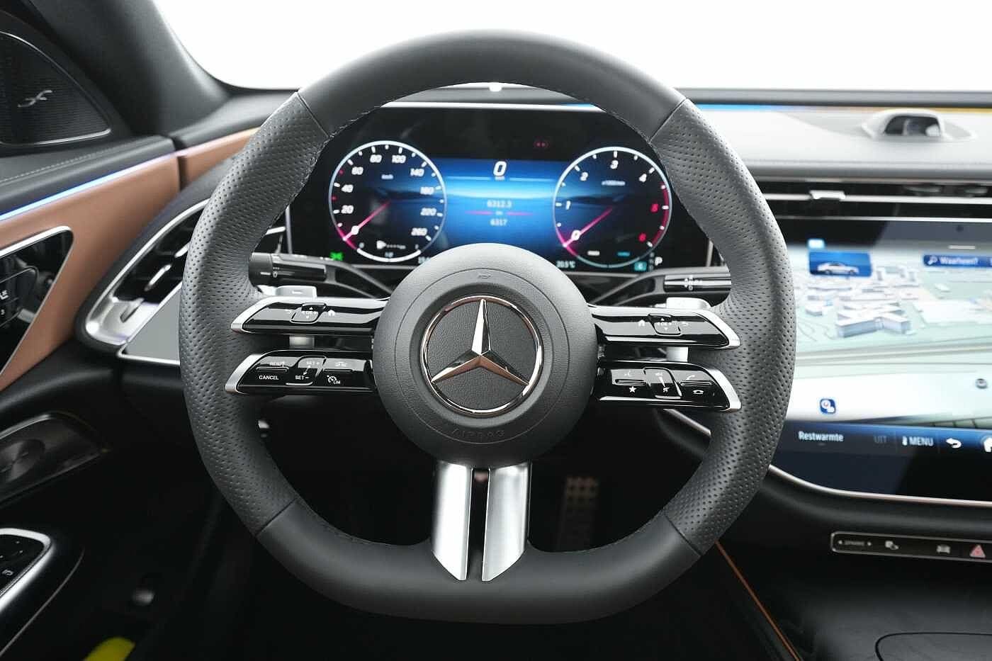 Vehicle gallery image 13