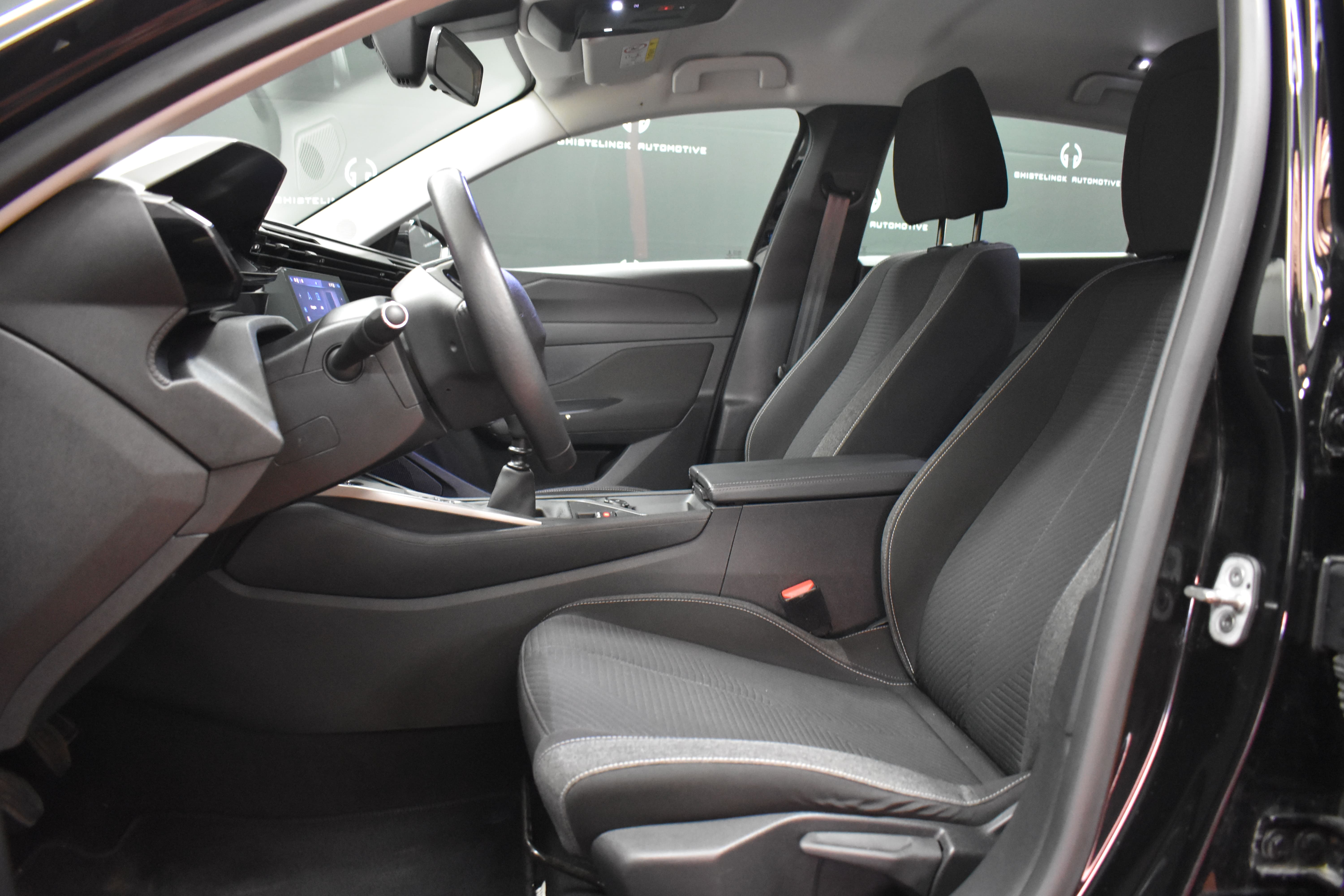 Vehicle gallery image 12