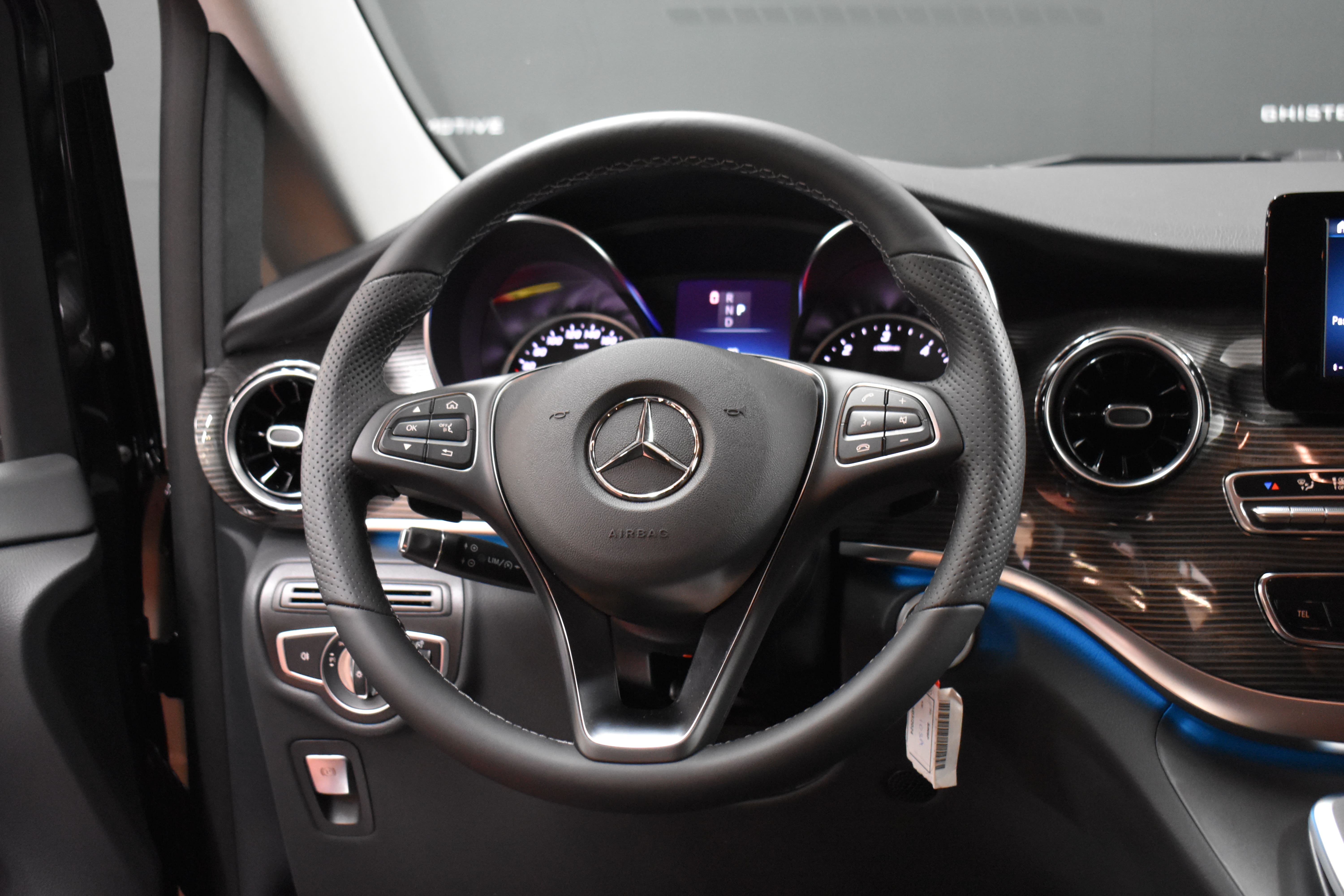 Vehicle gallery image 6
