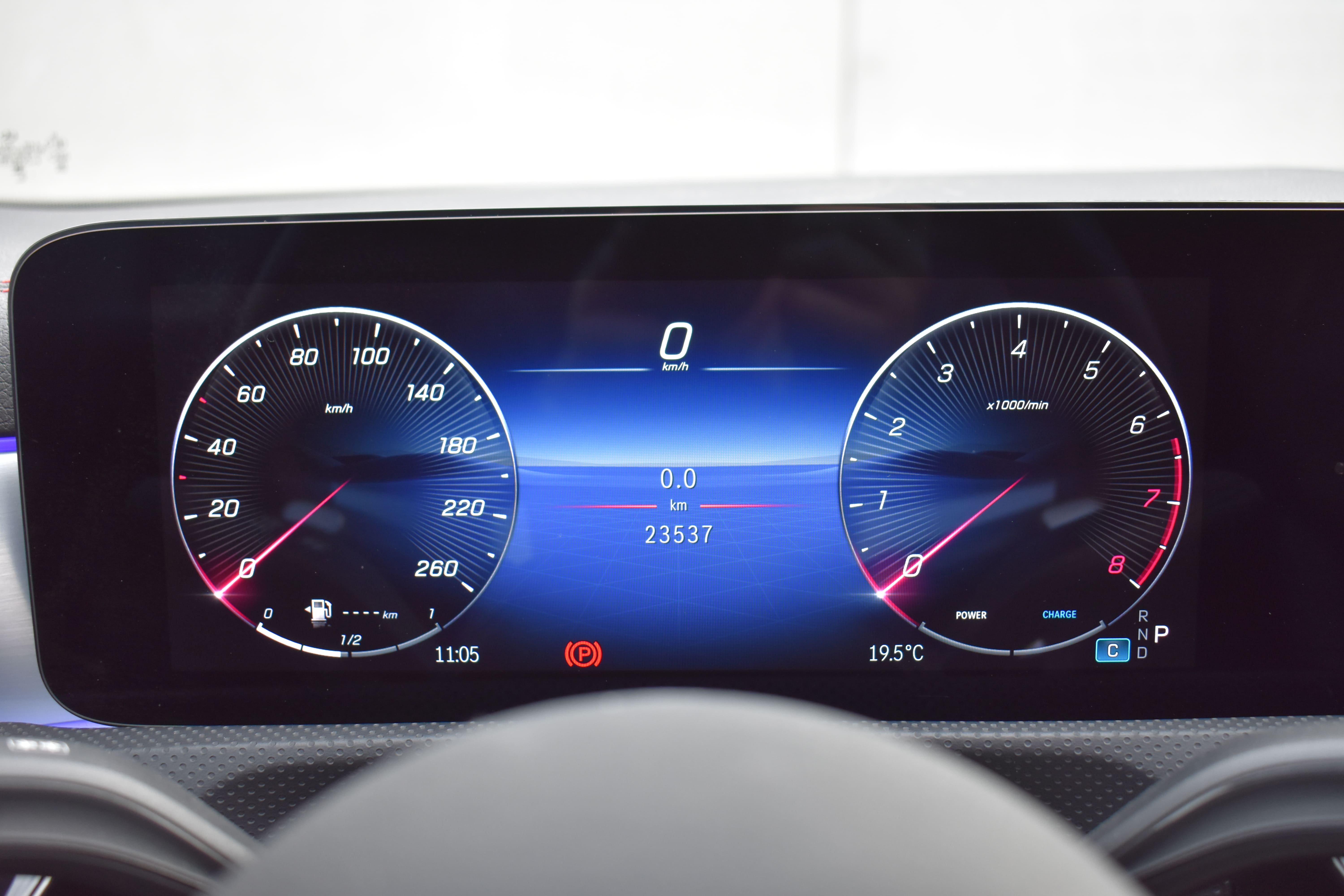 Vehicle gallery image 20
