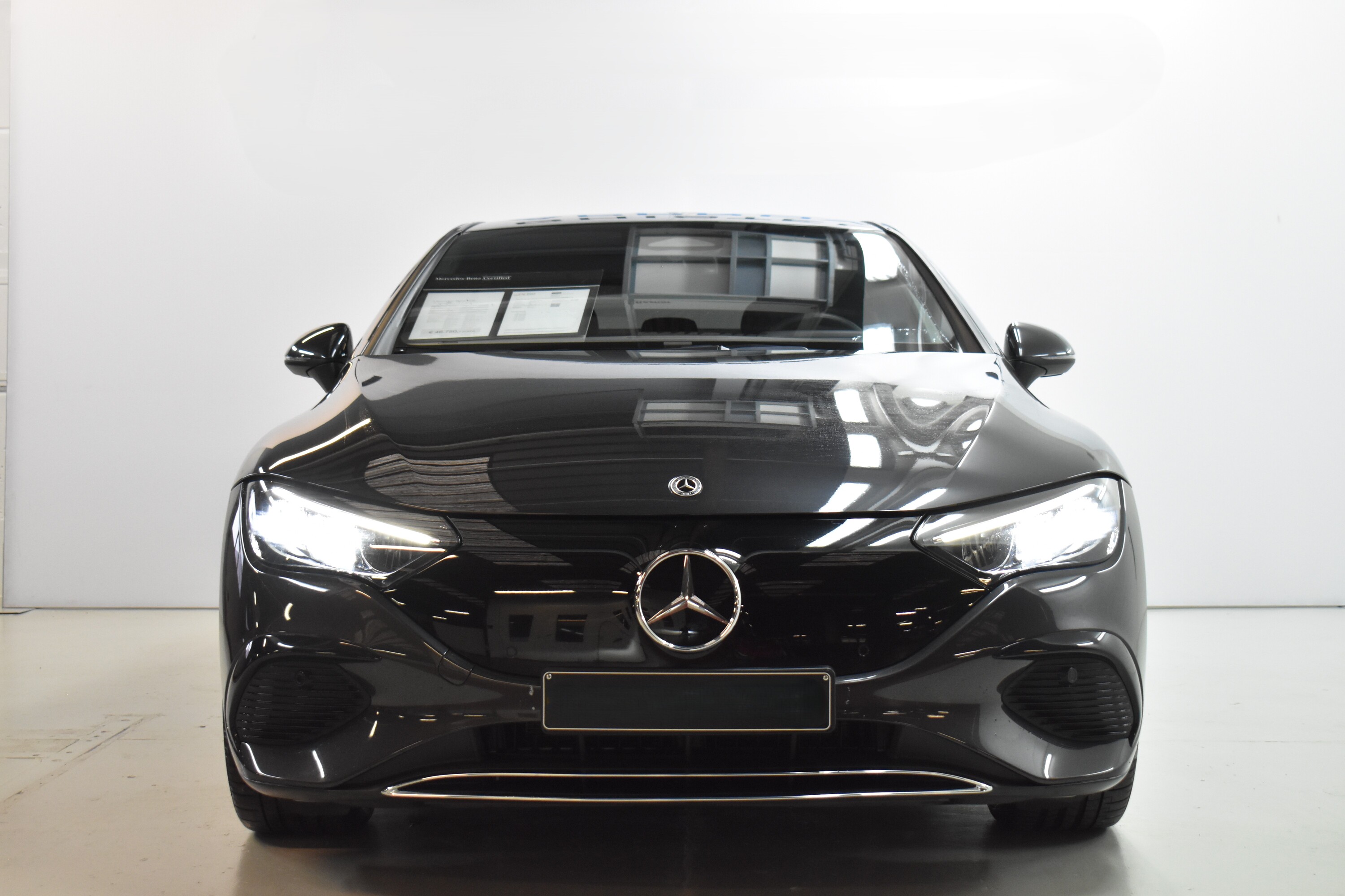 Vehicle gallery image 2